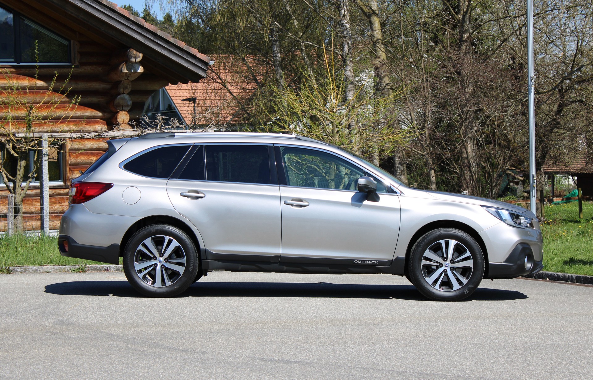 SUBARU Outback 2.5i Luxury AWD Lineartronic-image-5