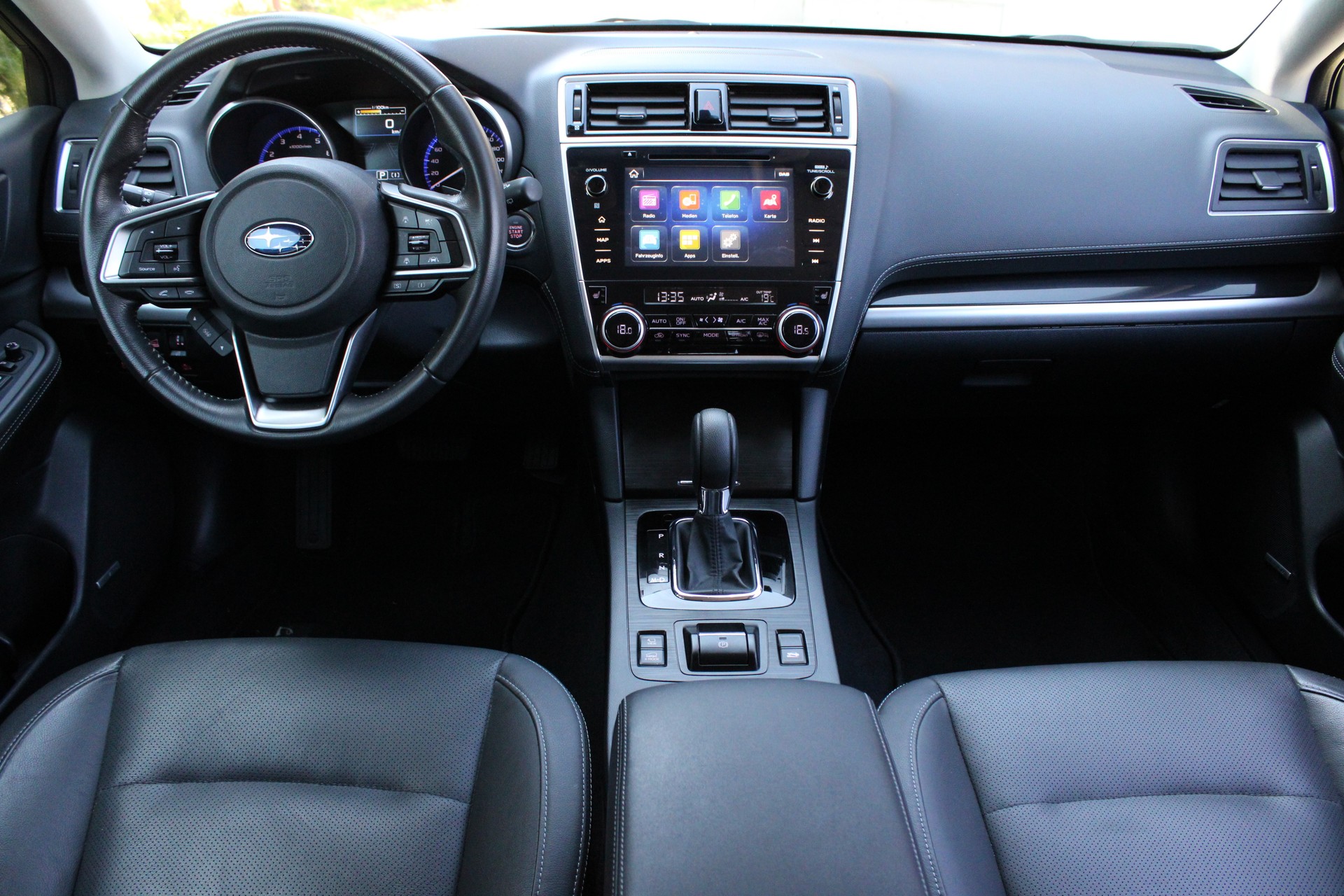 SUBARU Outback 2.5i Luxury AWD Lineartronic-image-11