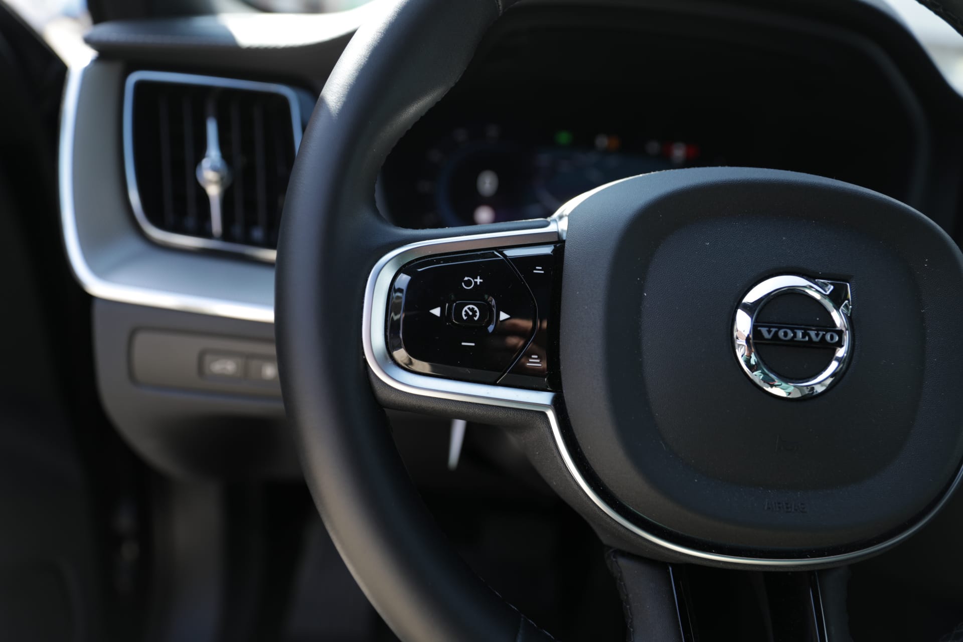 VOLVO XC60 T6 eAWD PluginHybrid Xcentric Geartronic-image-14