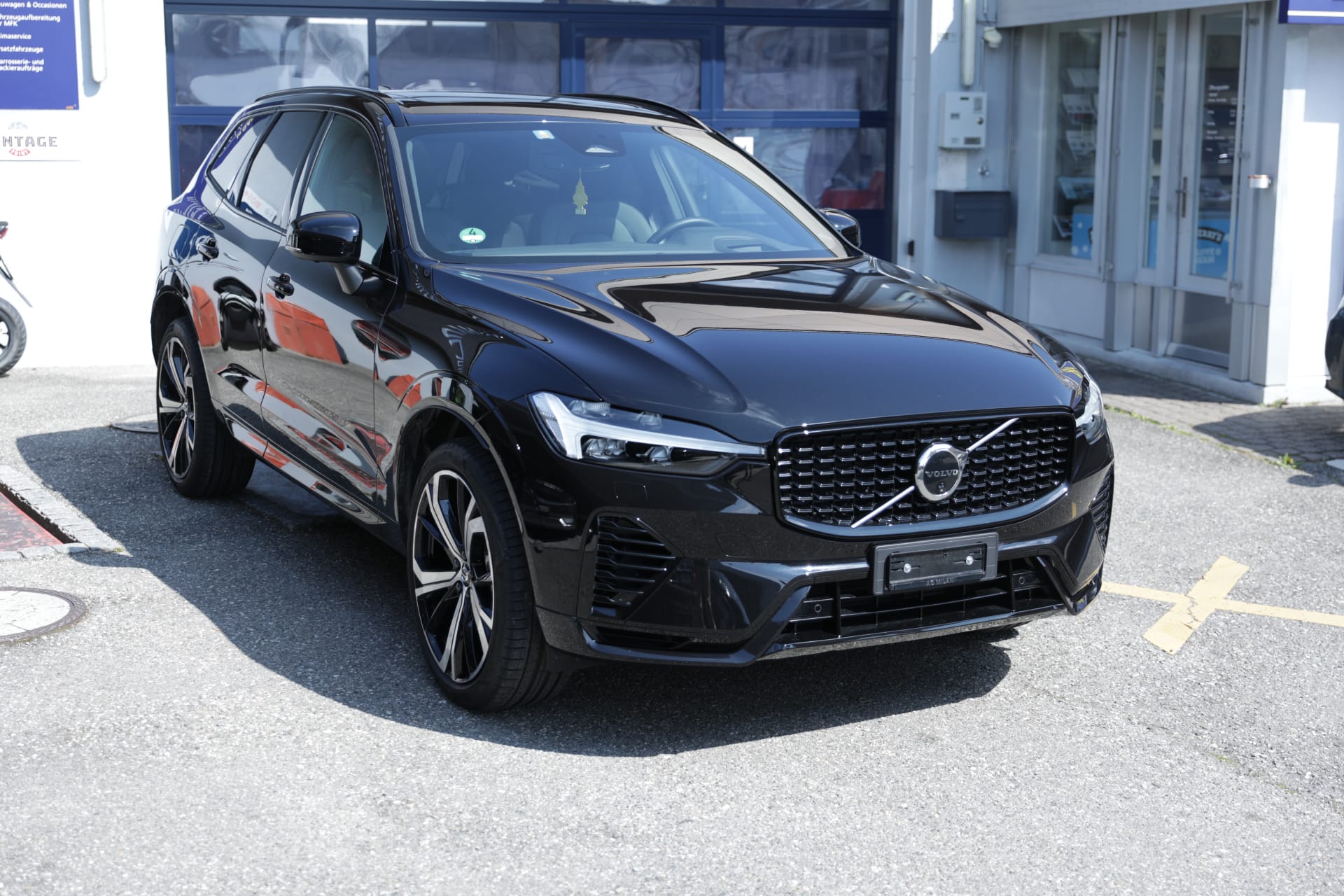 VOLVO XC60 T6 eAWD PluginHybrid Xcentric Geartronic-image-8