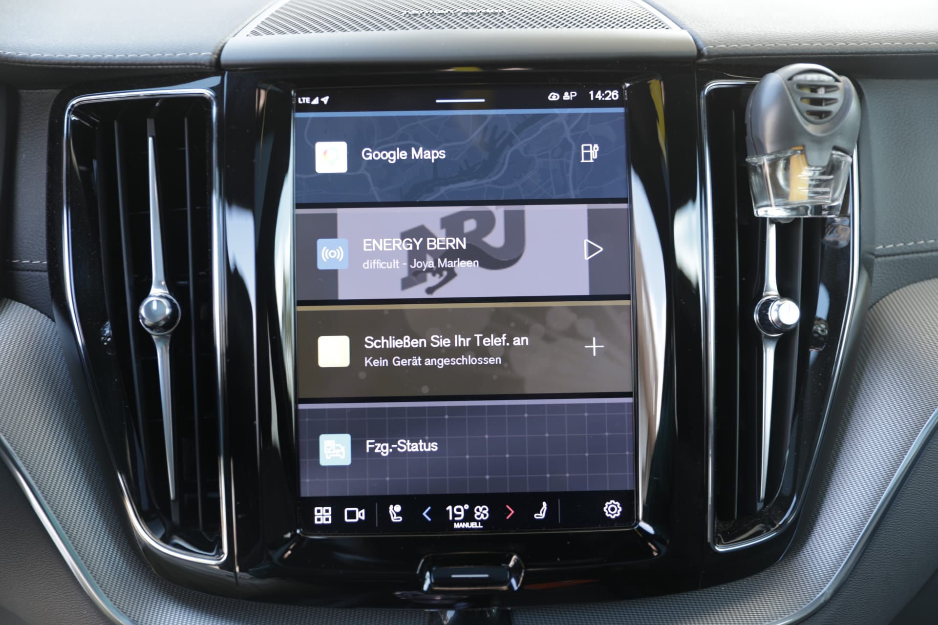 VOLVO XC60 T6 eAWD PluginHybrid Xcentric Geartronic-image-22