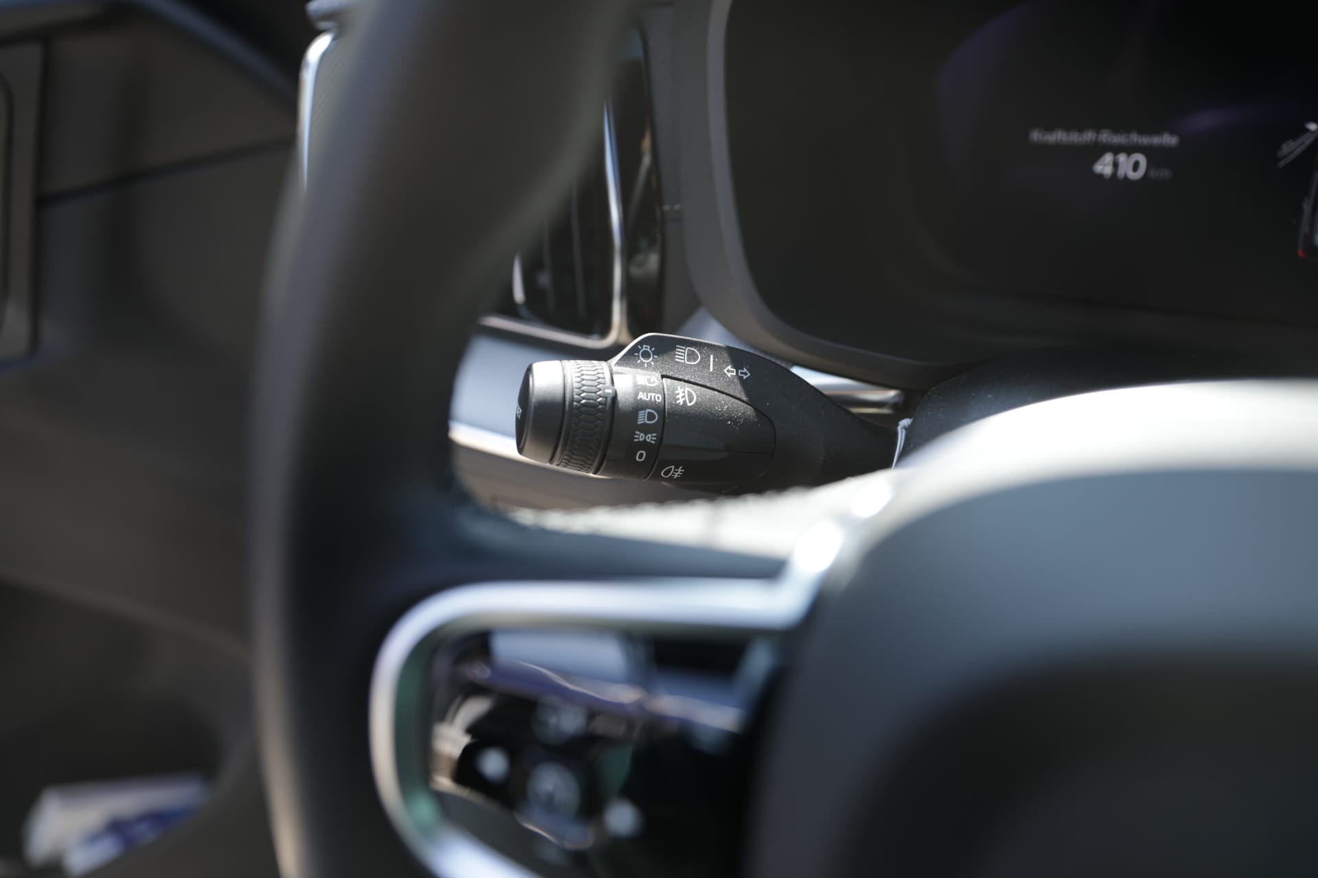 VOLVO XC60 T6 eAWD PluginHybrid Xcentric Geartronic-image-16
