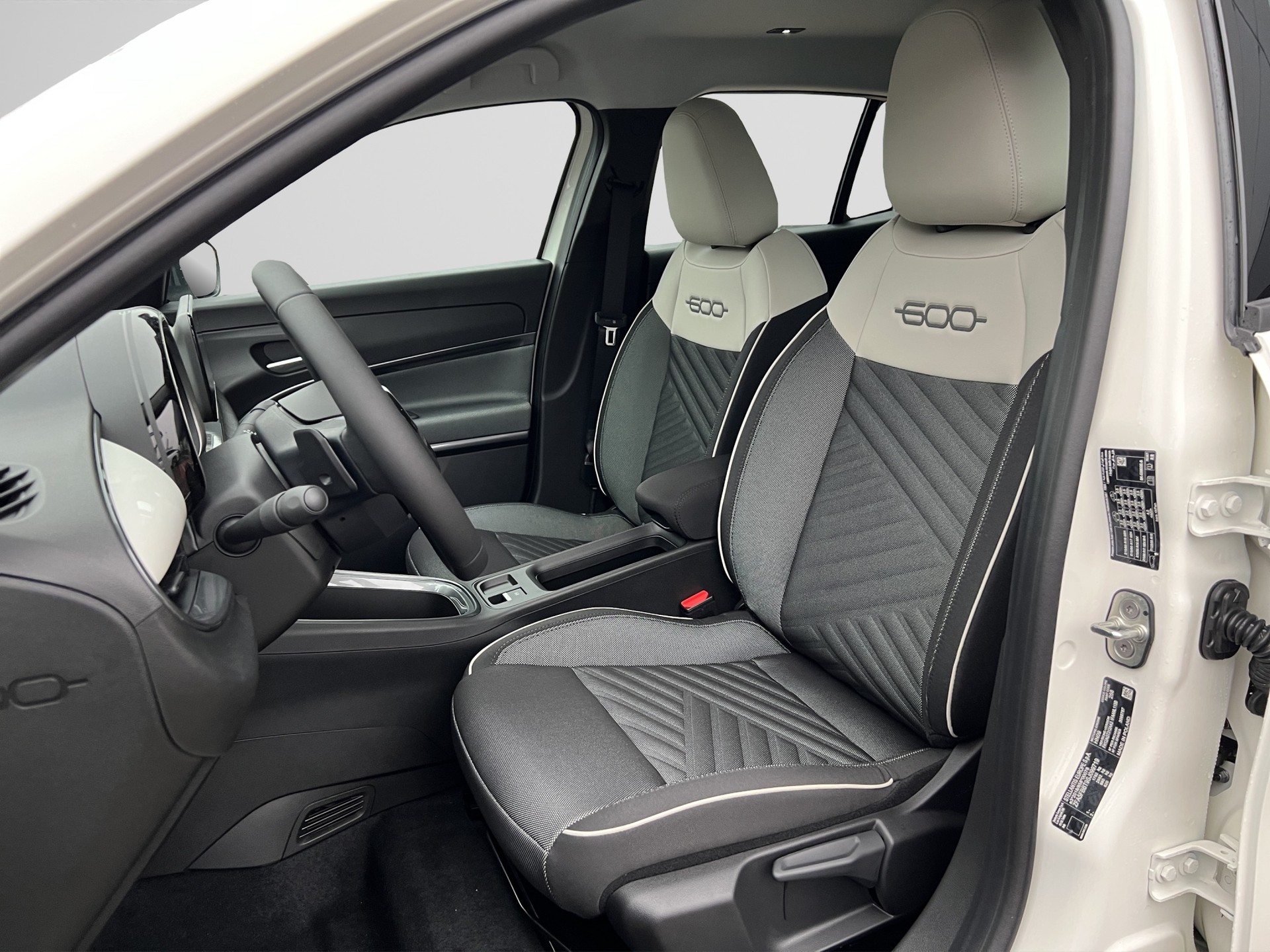 FIAT 600 1.2 Hybrid 110 Swis-image-7