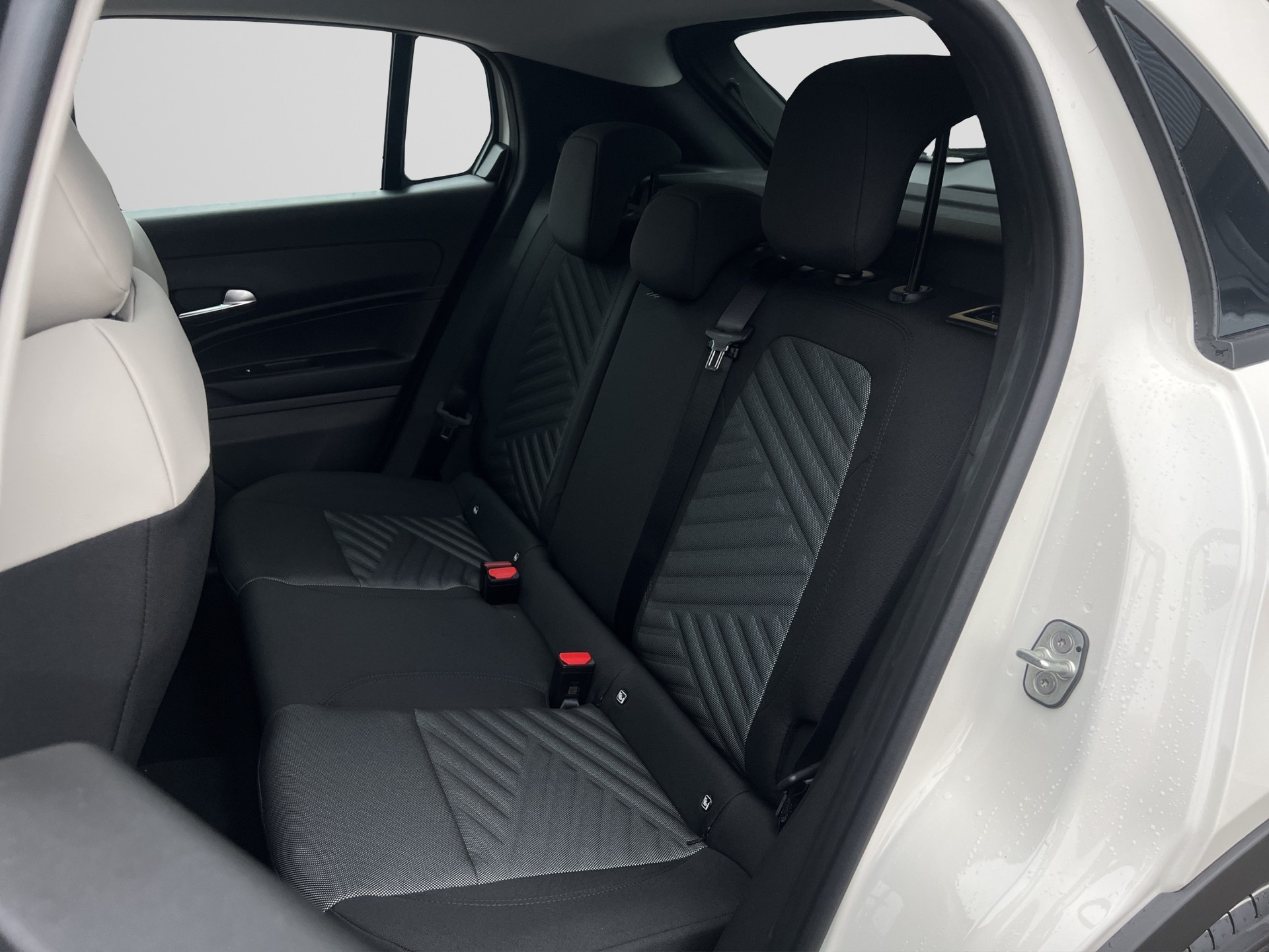 FIAT 600 1.2 Hybrid 110 Swis-image-12