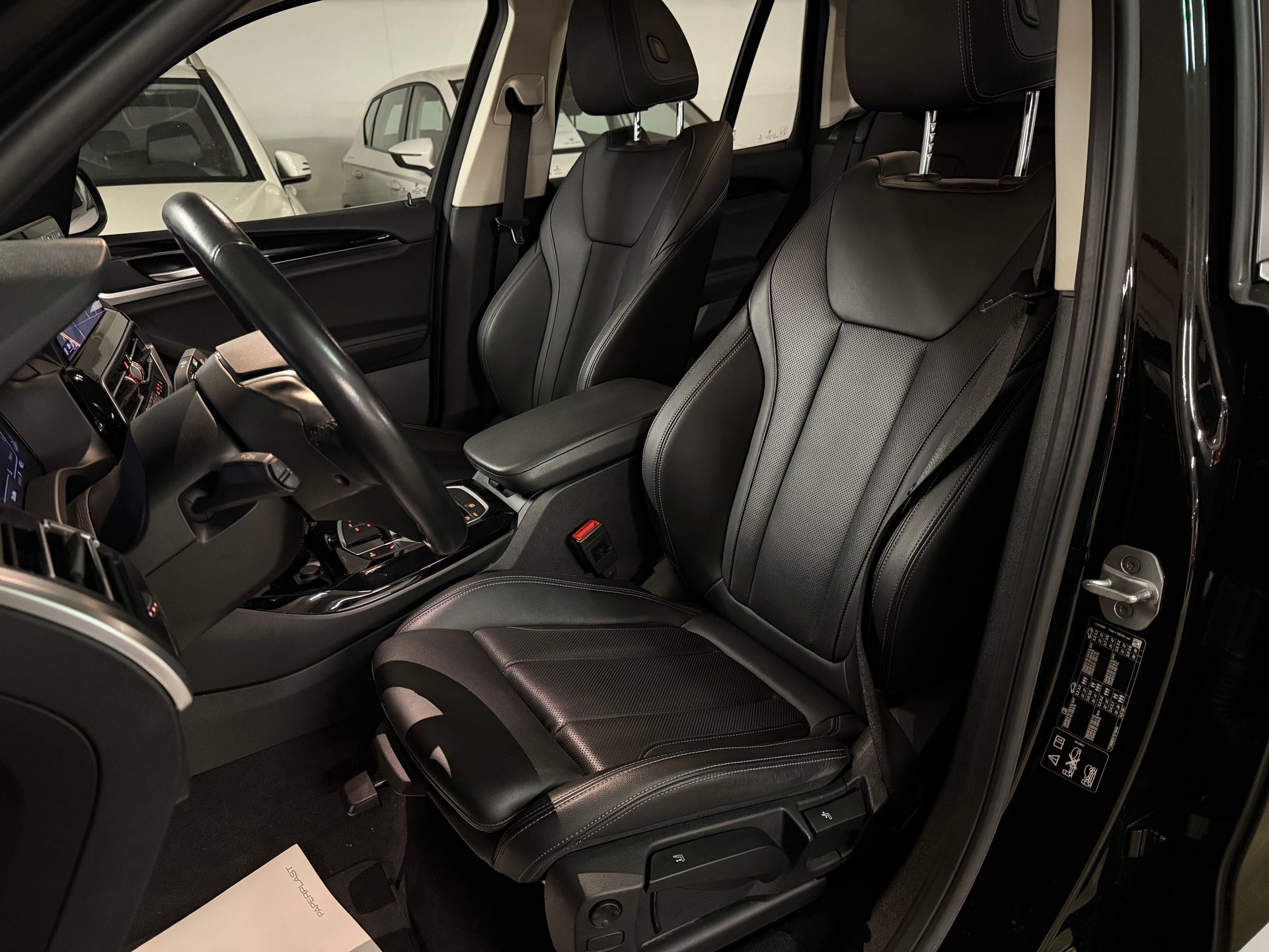 BMW X3 xDrive 48V 20d CH Fahrzeug 1.Hand-image-8