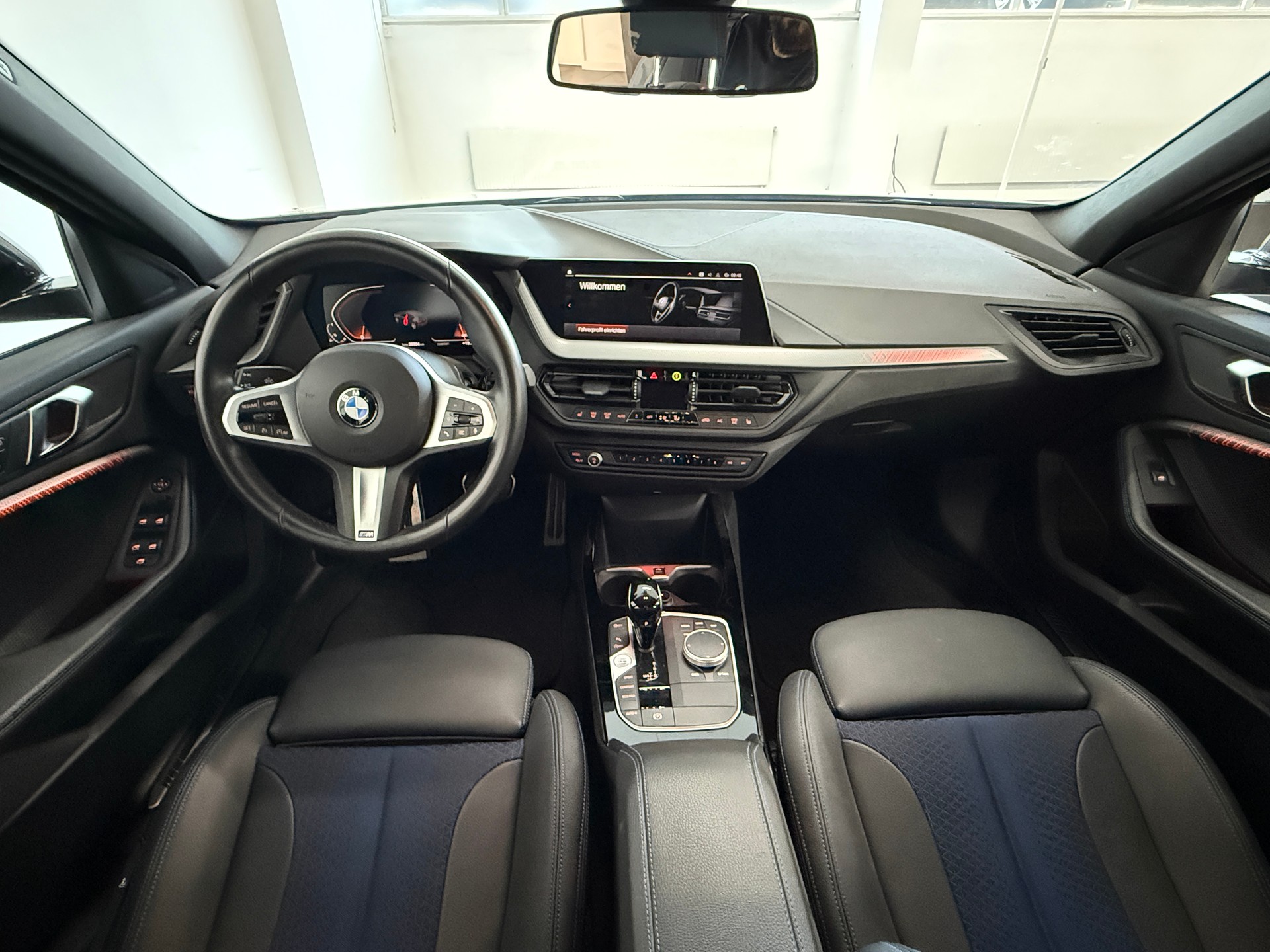 BMW 118i M Sport Steptronic-image-8