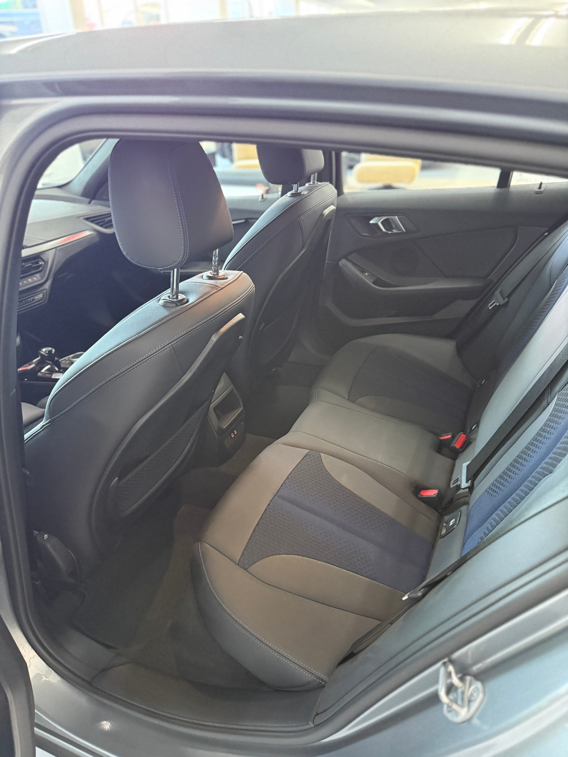 BMW 118i M Sport Steptronic-image-13