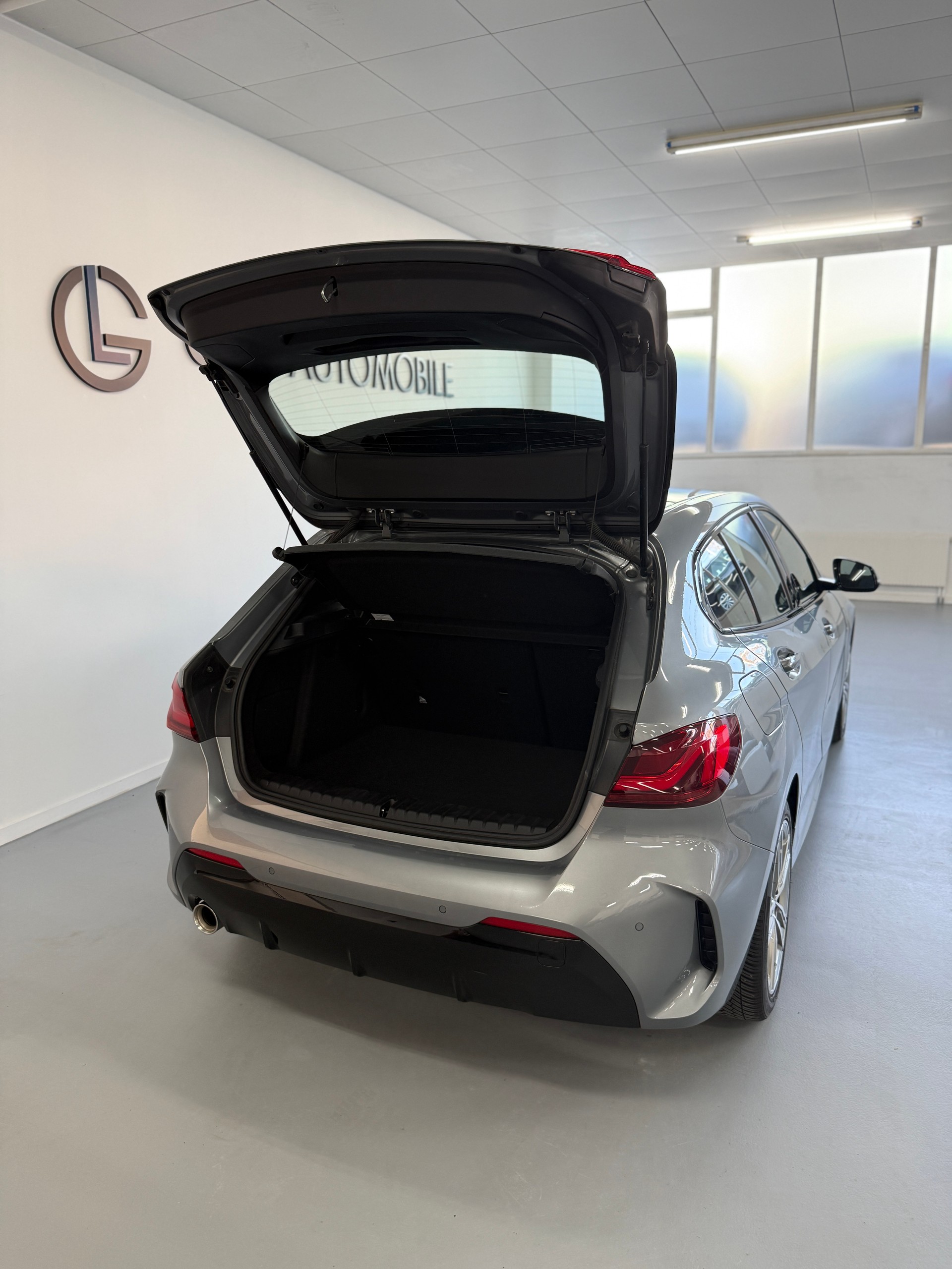 BMW 118i M Sport Steptronic-image-14