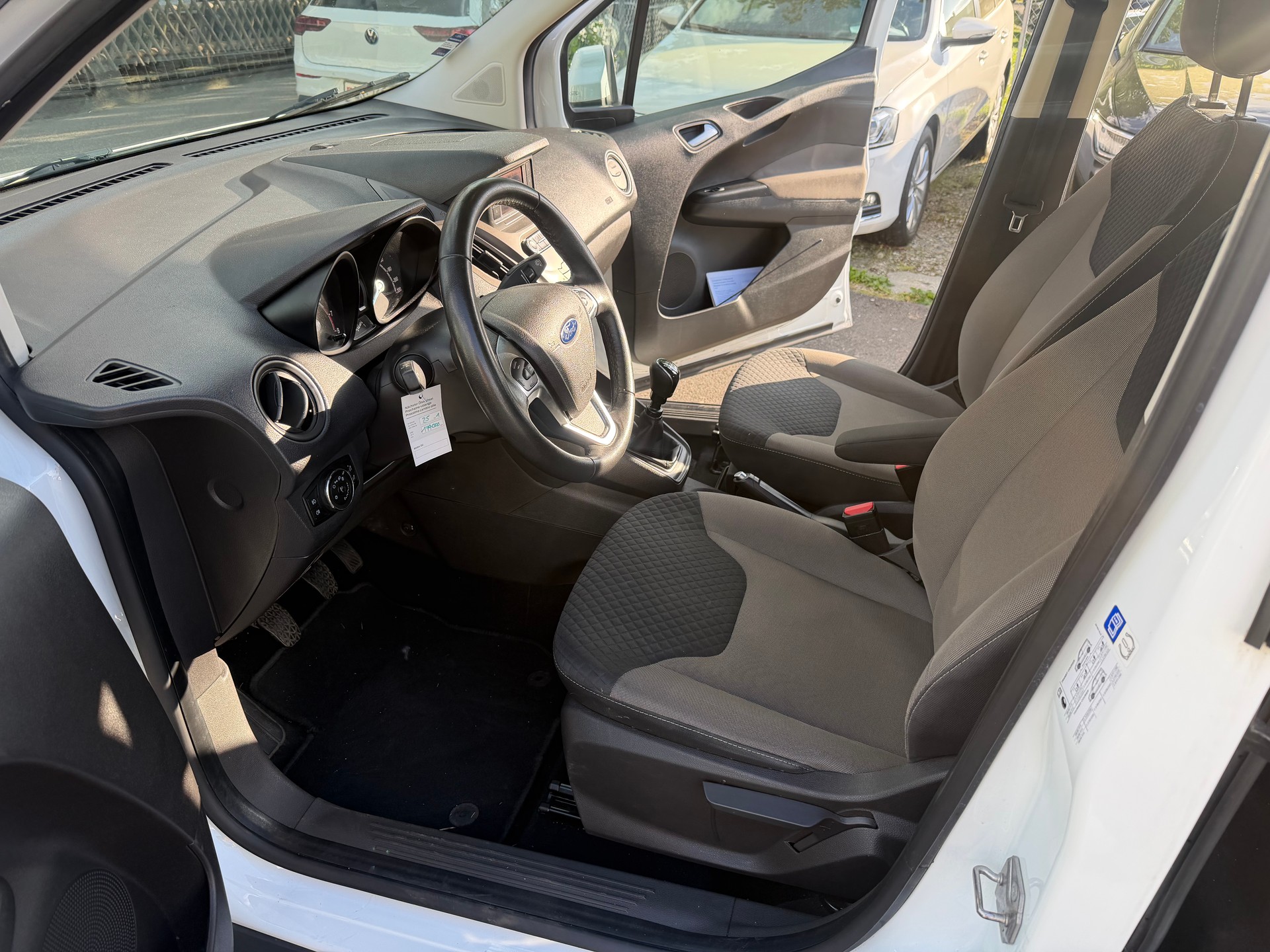 FORD Tourneo Courier 1.0 SCTi Trend-image-10