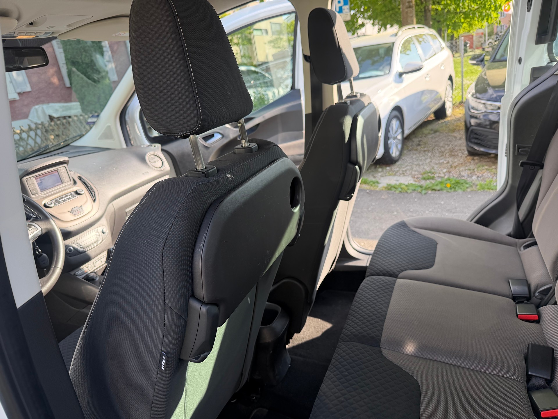 FORD Tourneo Courier 1.0 SCTi Trend-image-11