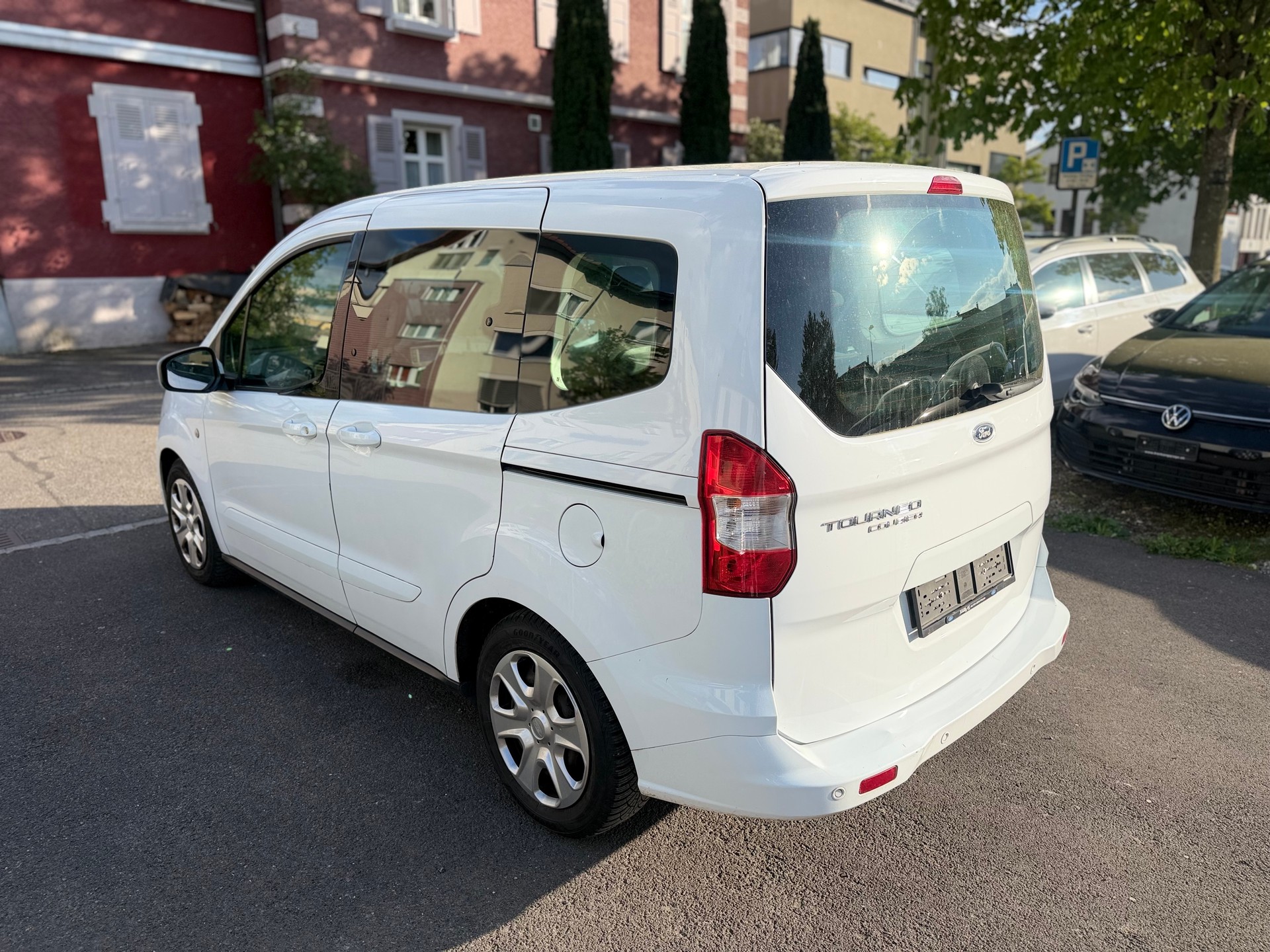 FORD Tourneo Courier 1.0 SCTi Trend-image-2