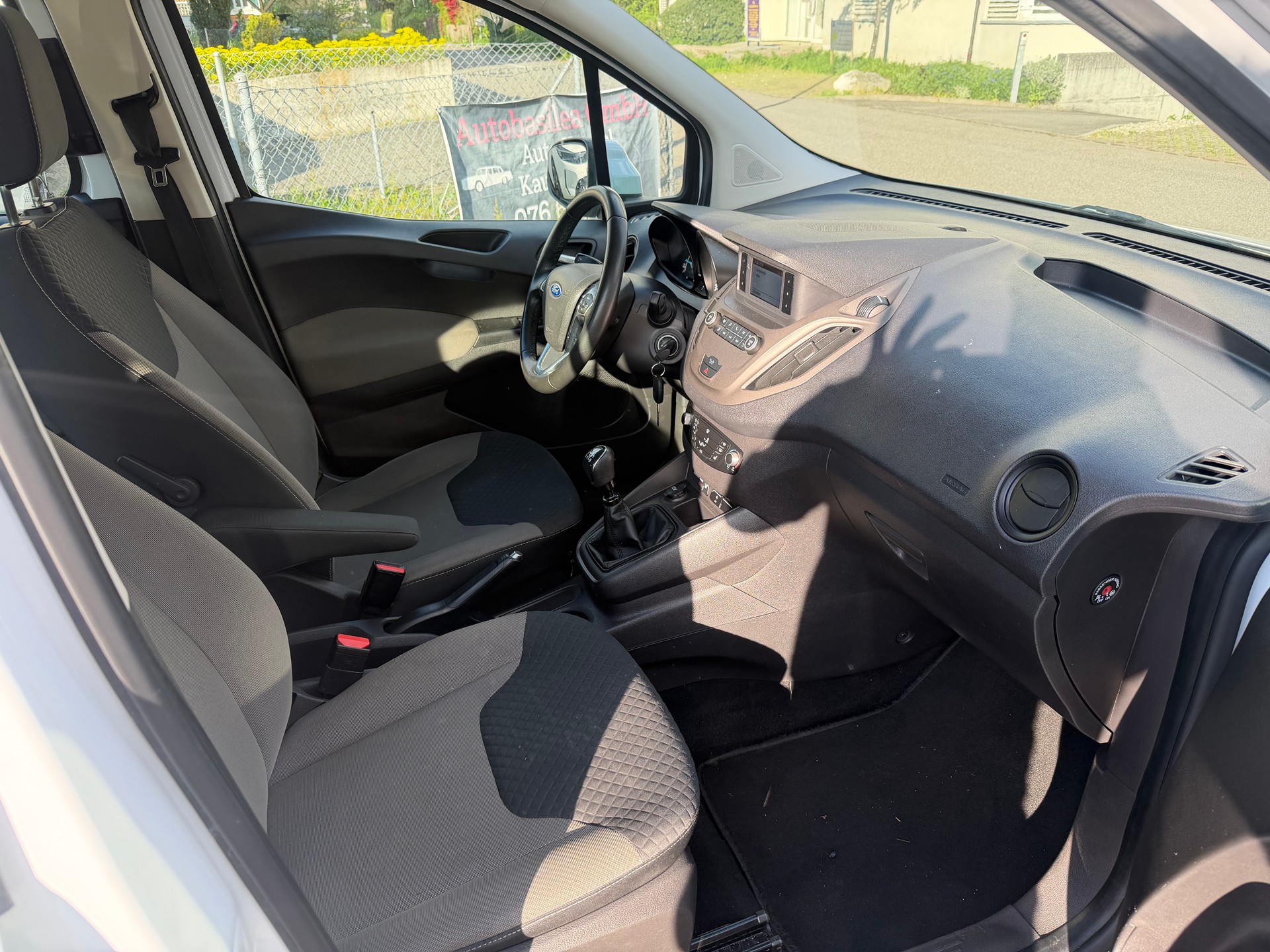 FORD Tourneo Courier 1.0 SCTi Trend-image-6
