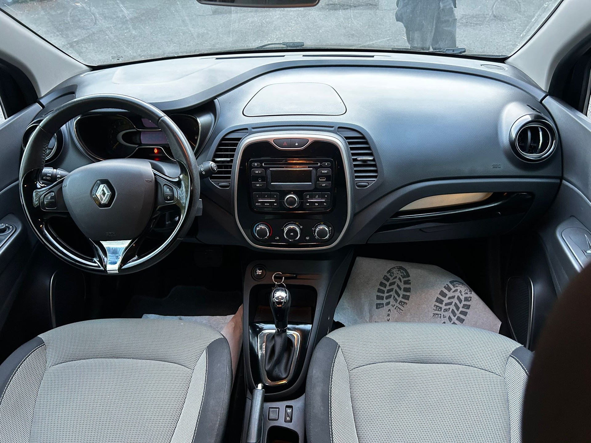 RENAULT Captur 1.2 T 16V Dynamique EDC-image-8