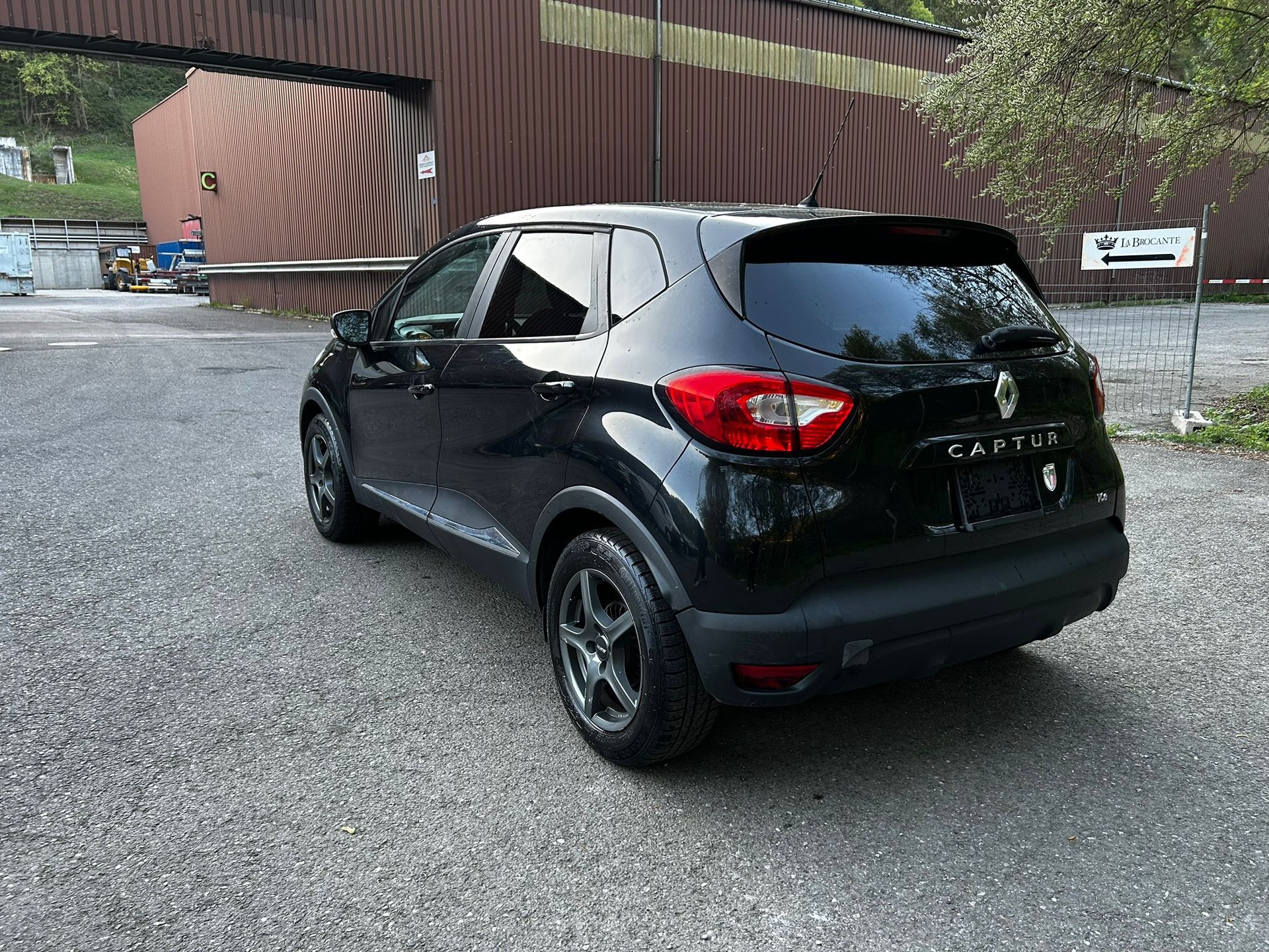 RENAULT Captur 1.2 T 16V Dynamique EDC-image-5