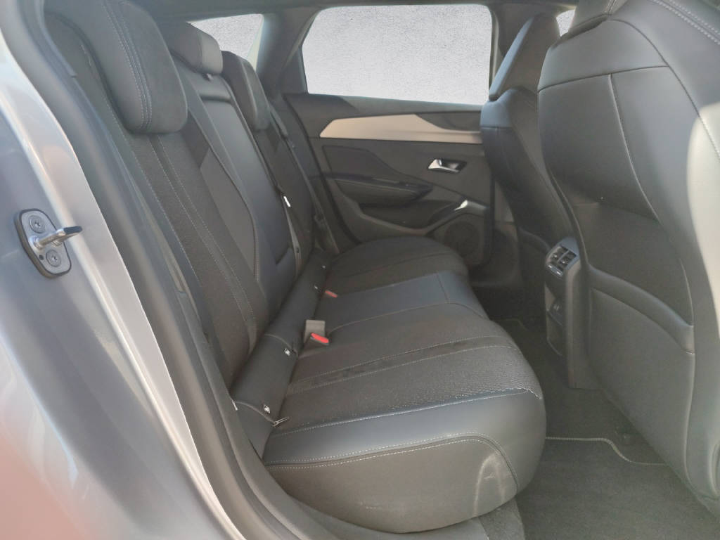 PEUGEOT 308 SW 1.6 PHEV 180 GT-image-12