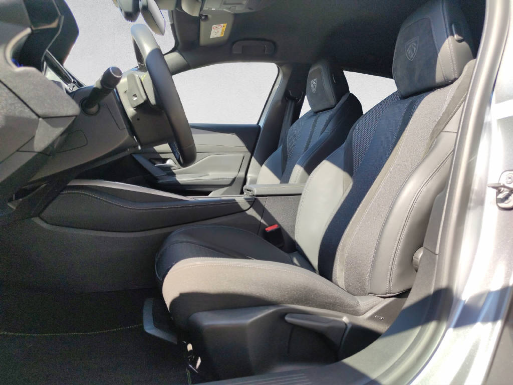 PEUGEOT 308 SW 1.6 PHEV 180 GT-image-9
