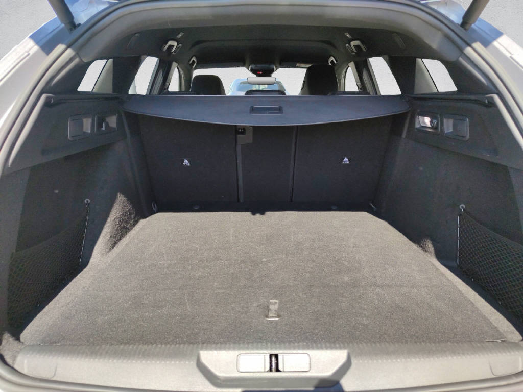 PEUGEOT 308 SW 1.6 PHEV 180 GT-image-7