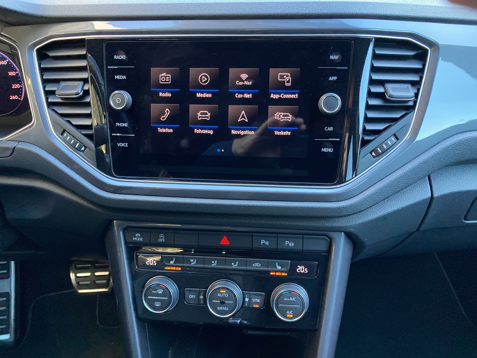 VW T-Roc 1.5 TSI EVO Sport DSG-image-10