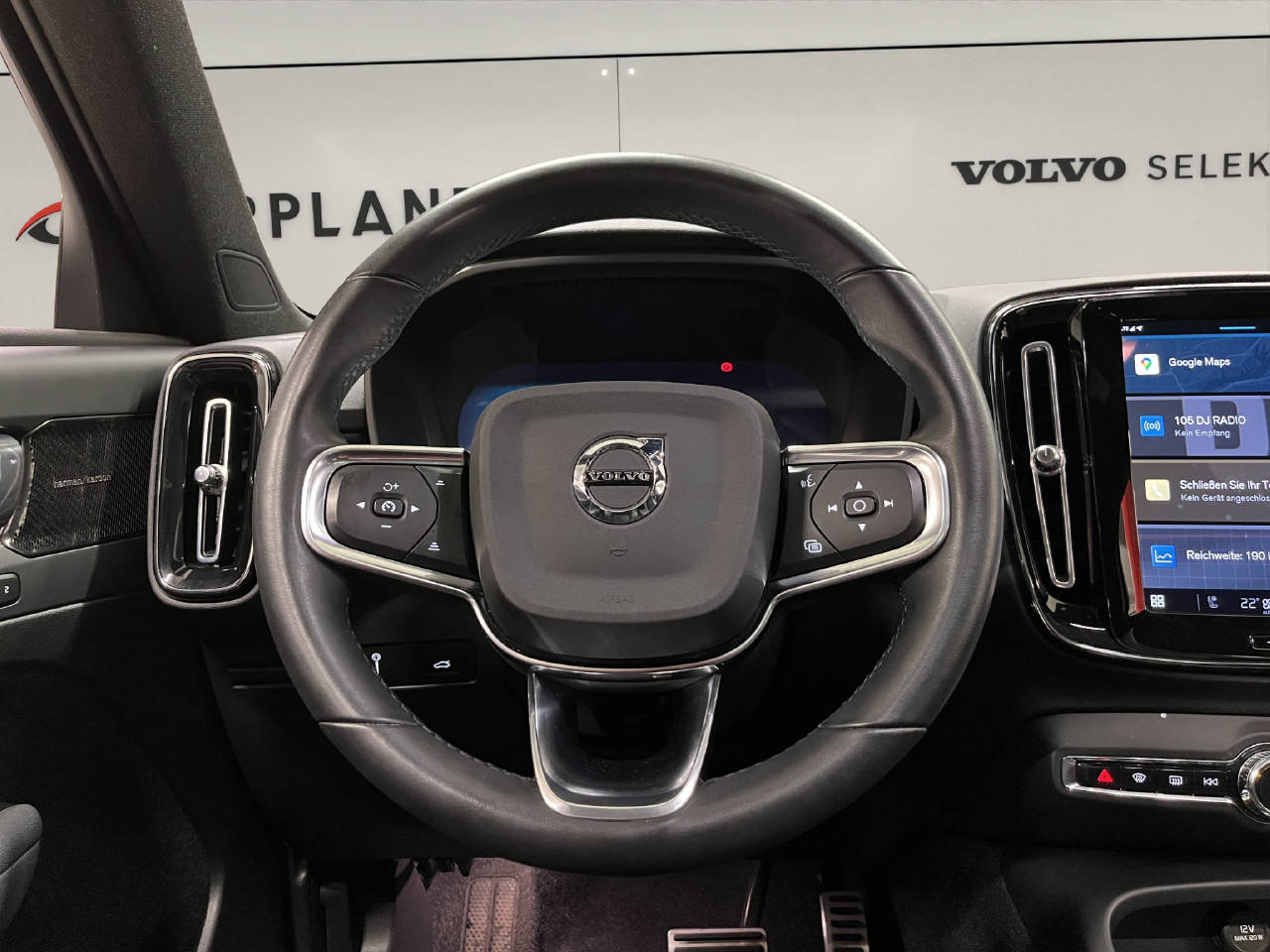 VOLVO XC40 P8 Twin Pro AWD-image-9