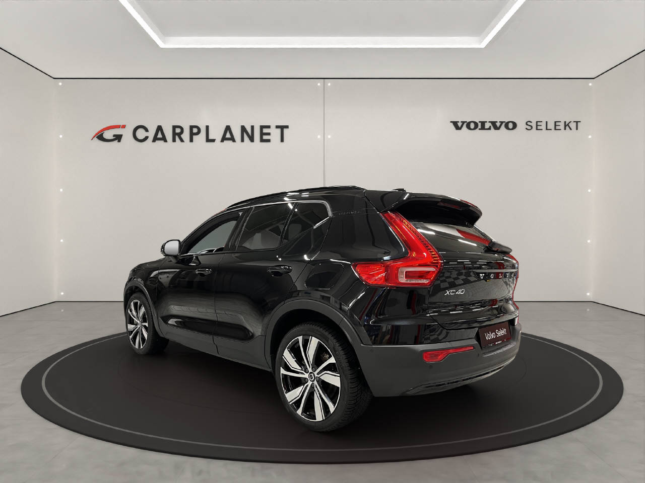 VOLVO XC40 P8 Twin Pro AWD-image-3