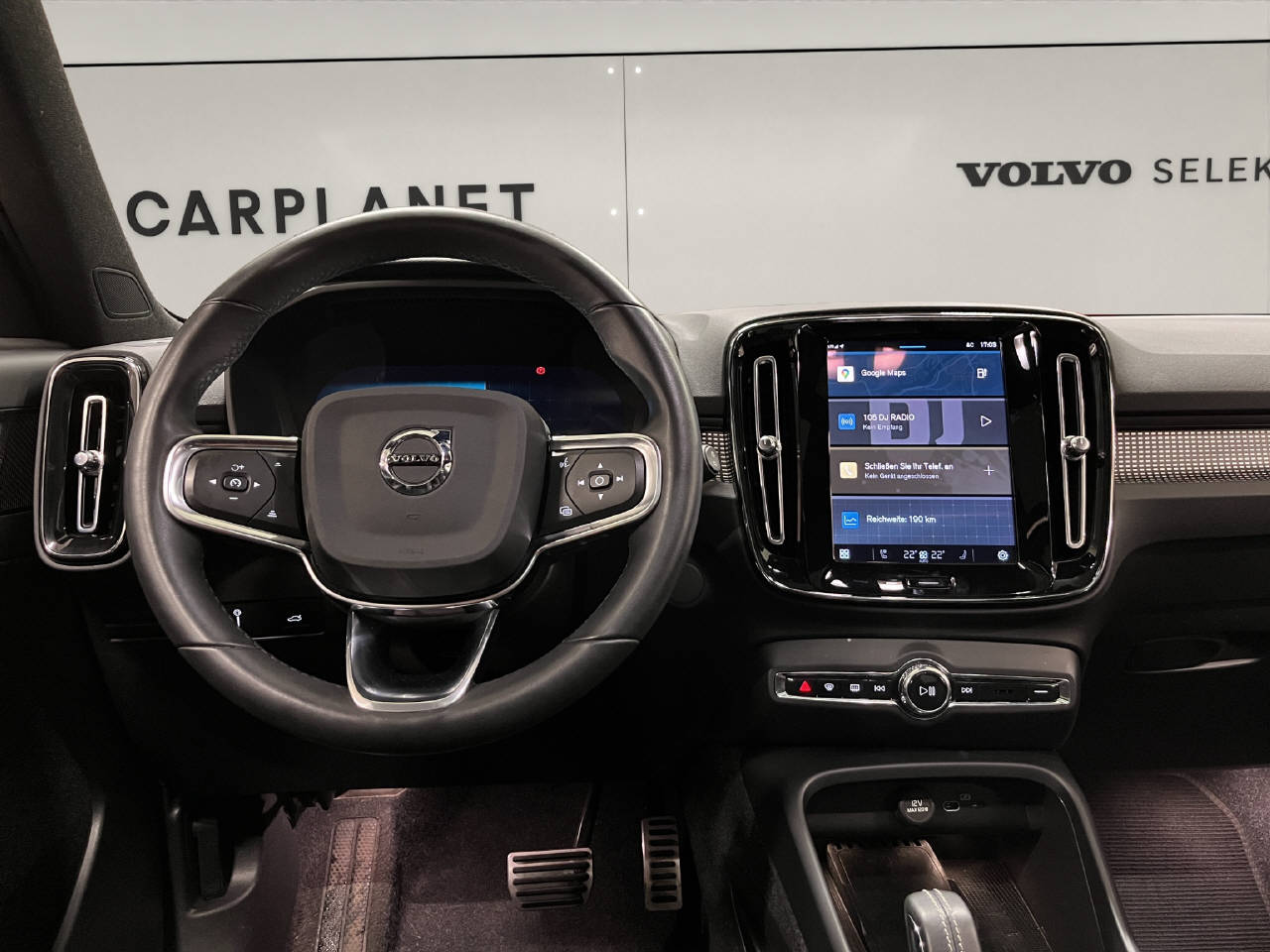 VOLVO XC40 P8 Twin Pro AWD-image-8