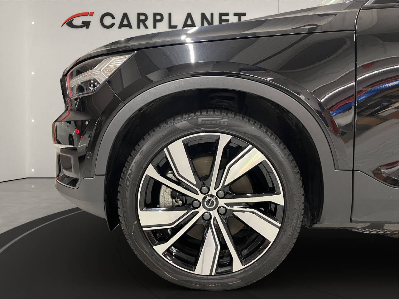 VOLVO XC40 P8 Twin Pro AWD-image-5