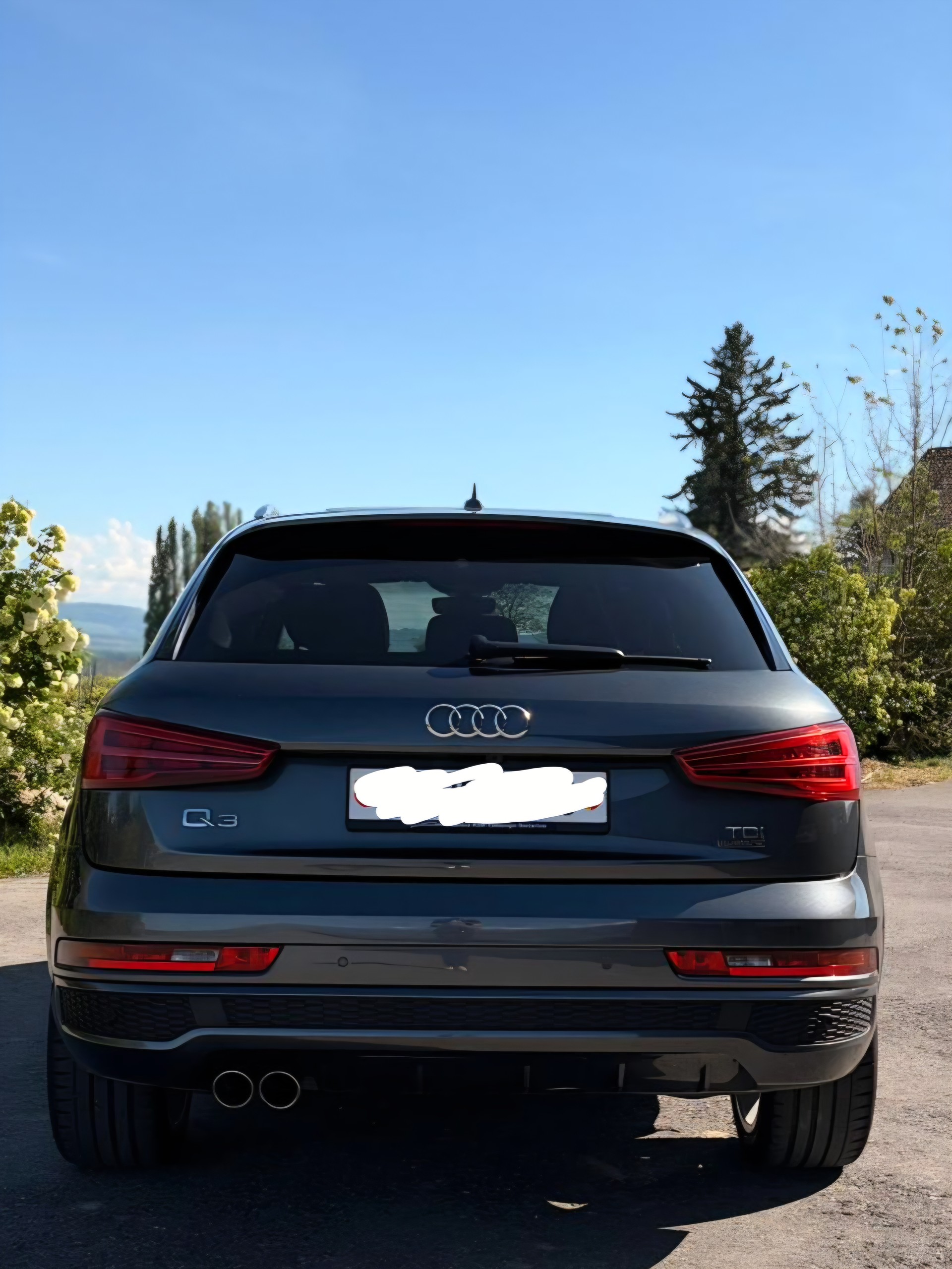 AUDI Q3 2.0 TDI sport quattro S-tronic-image-2