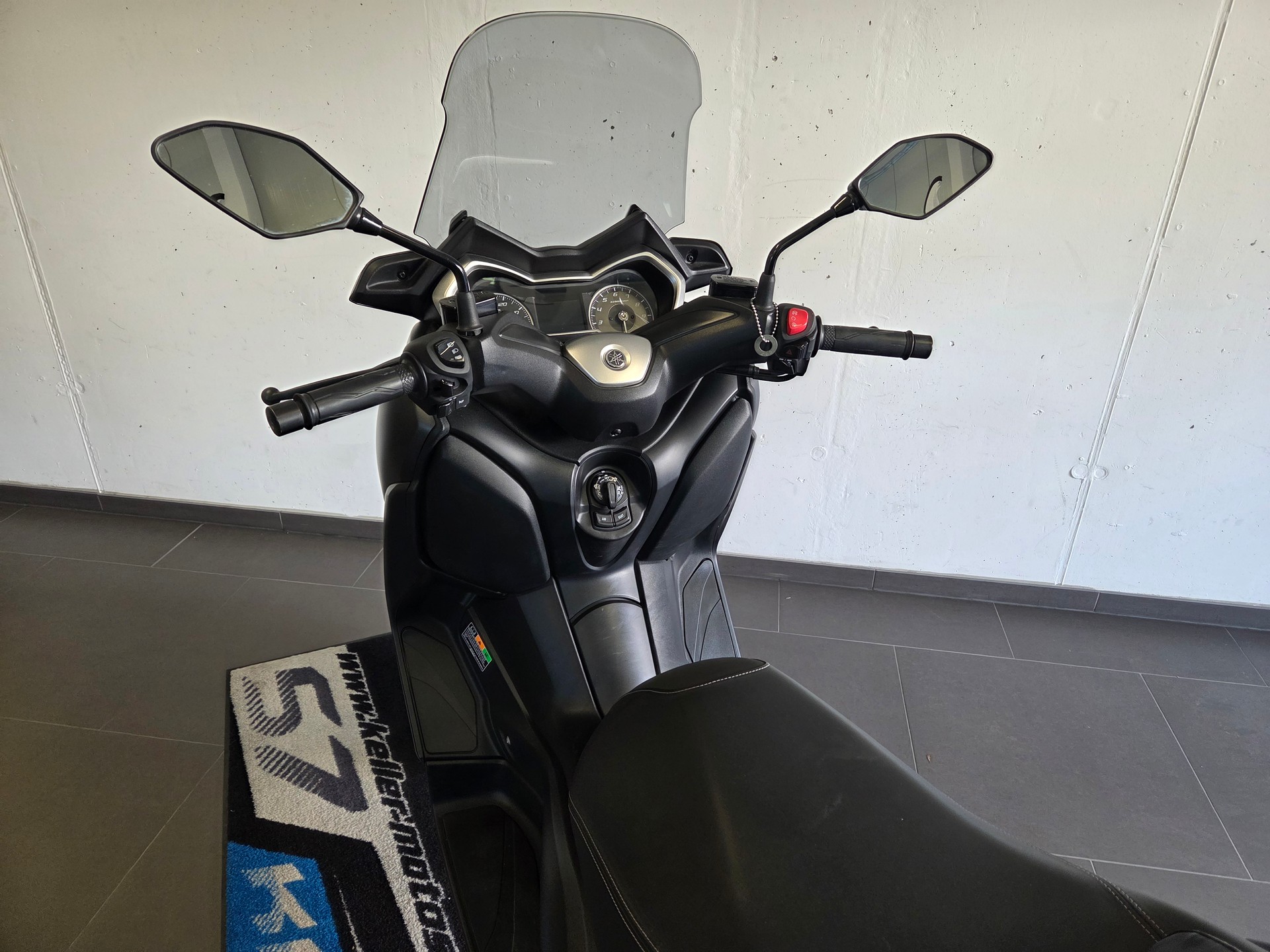 YAMAHA X-Max CZD 300 ABS-image-9