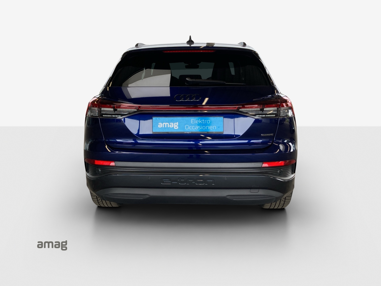 AUDI Q4 e-tron 45 Attraction quattro-image-4