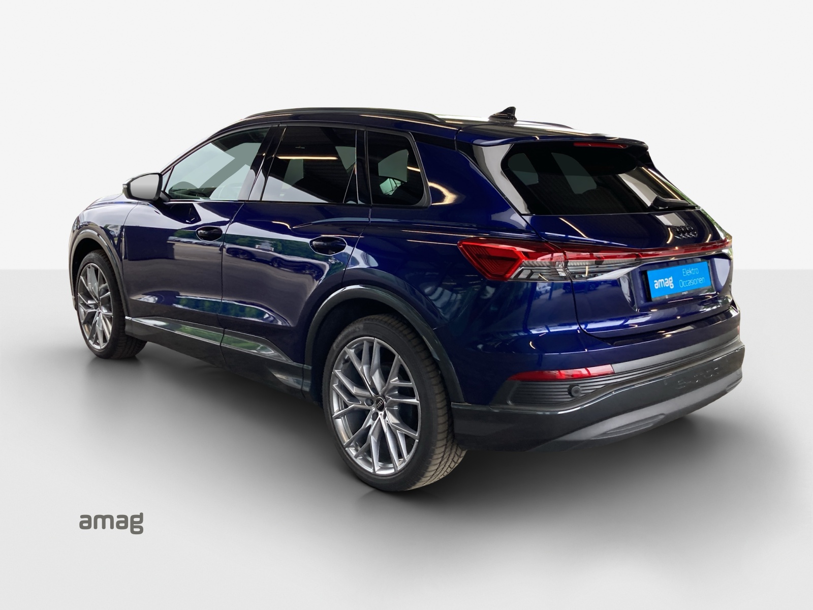 AUDI Q4 e-tron 45 Attraction quattro-image-2
