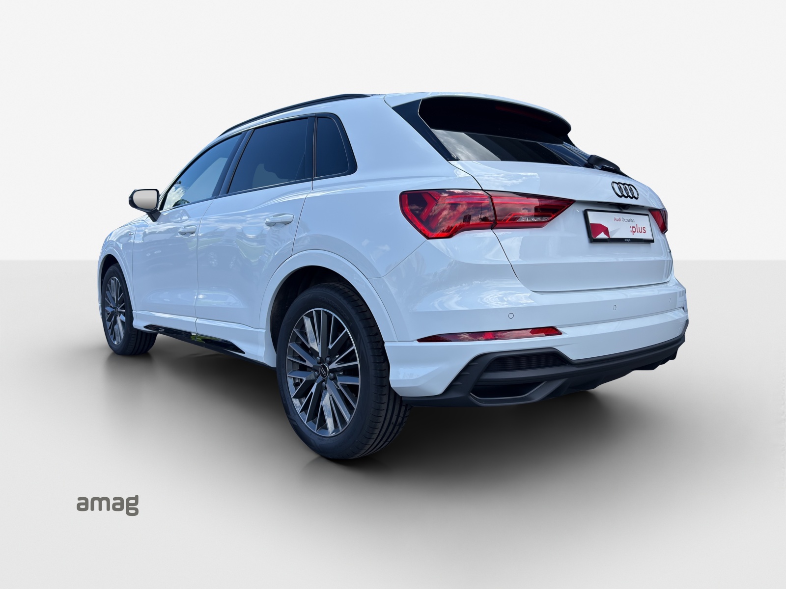 AUDI Q3 Sportback 40 TFSI S line quattro S-tronic-image-2