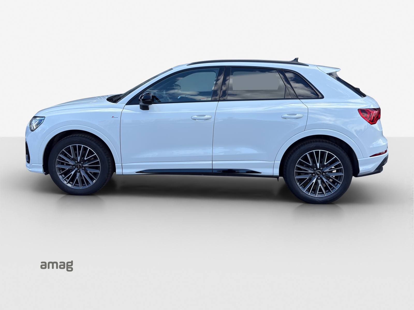 AUDI Q3 Sportback 40 TFSI S line quattro S-tronic-image-1
