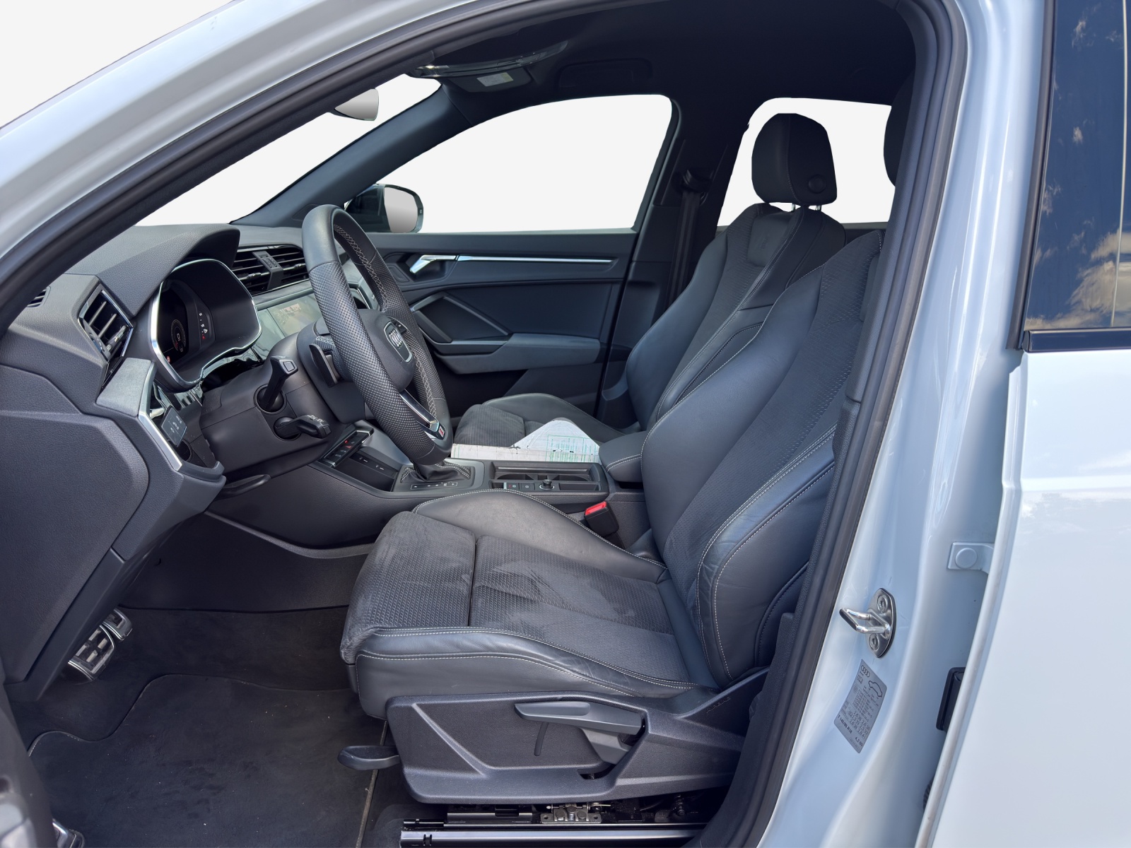 AUDI Q3 Sportback 40 TFSI S line quattro S-tronic-image-7