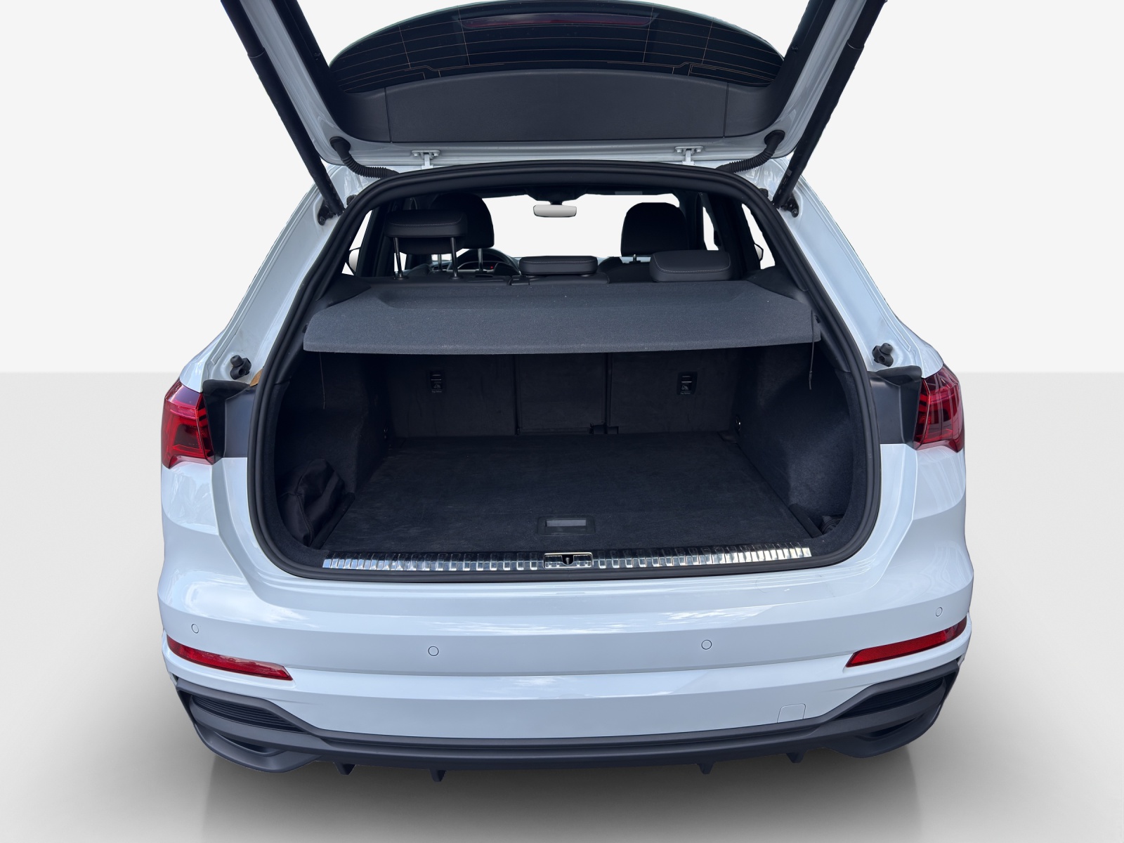 AUDI Q3 Sportback 40 TFSI S line quattro S-tronic-image-12