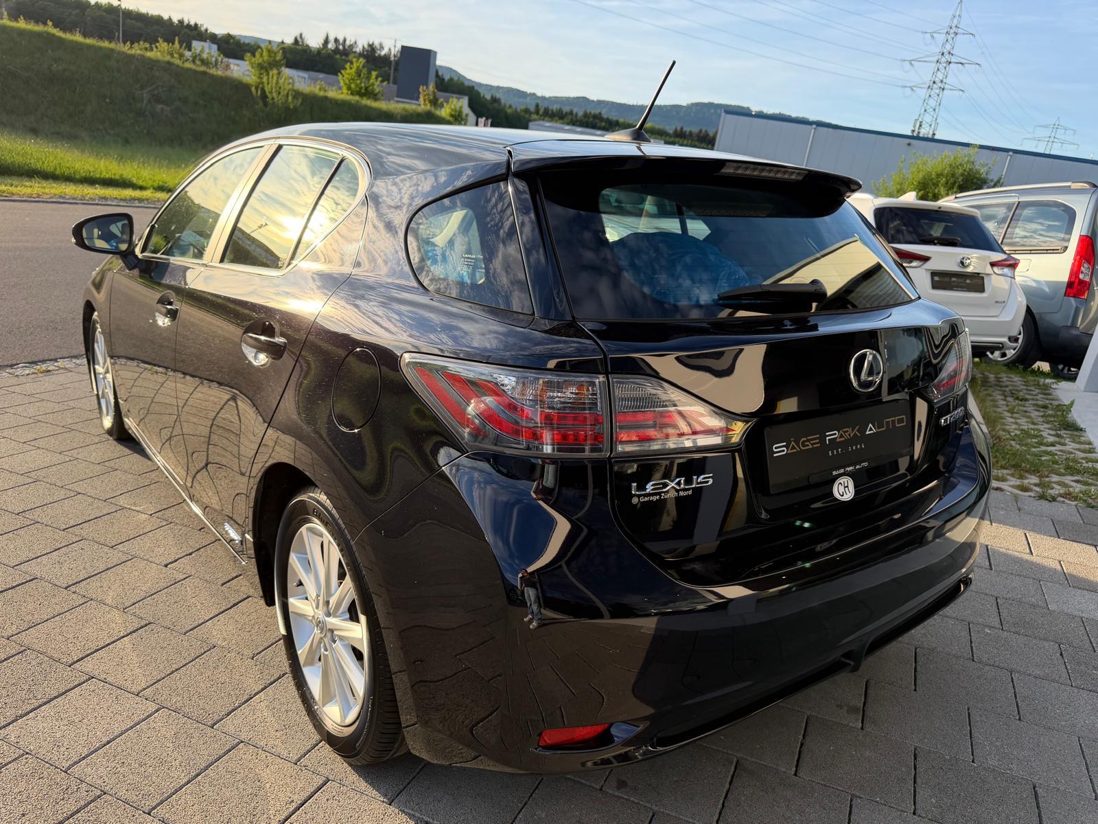 LEXUS CT 200h Comfort-image-4