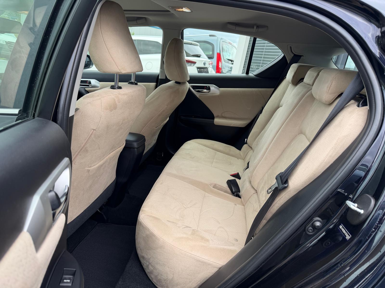 LEXUS CT 200h Comfort-image-18