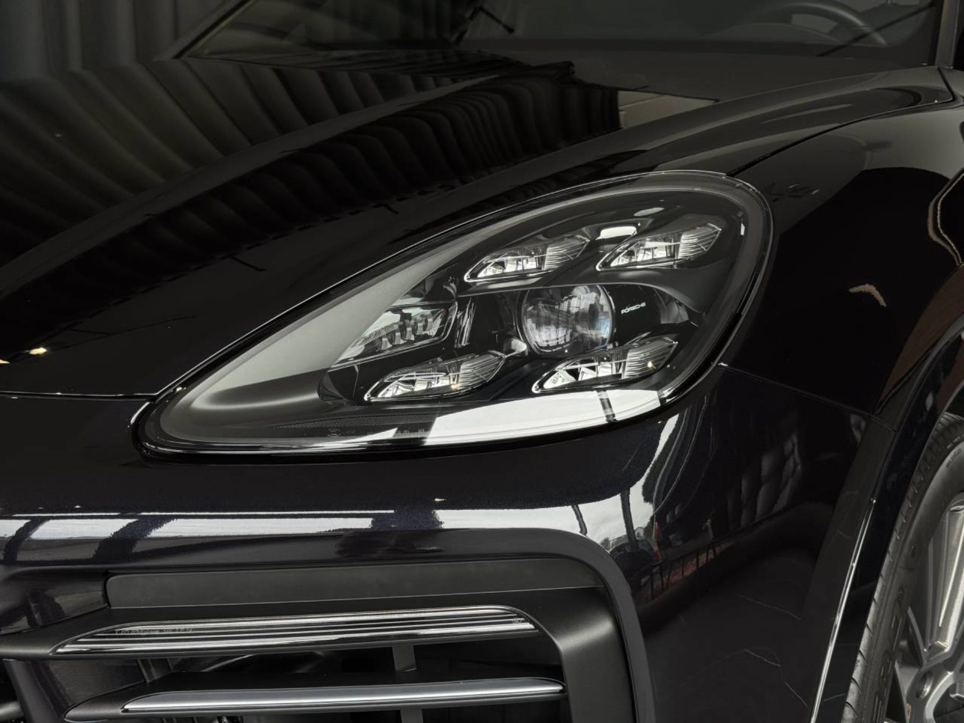 PORSCHE Cayenne S-image-12
