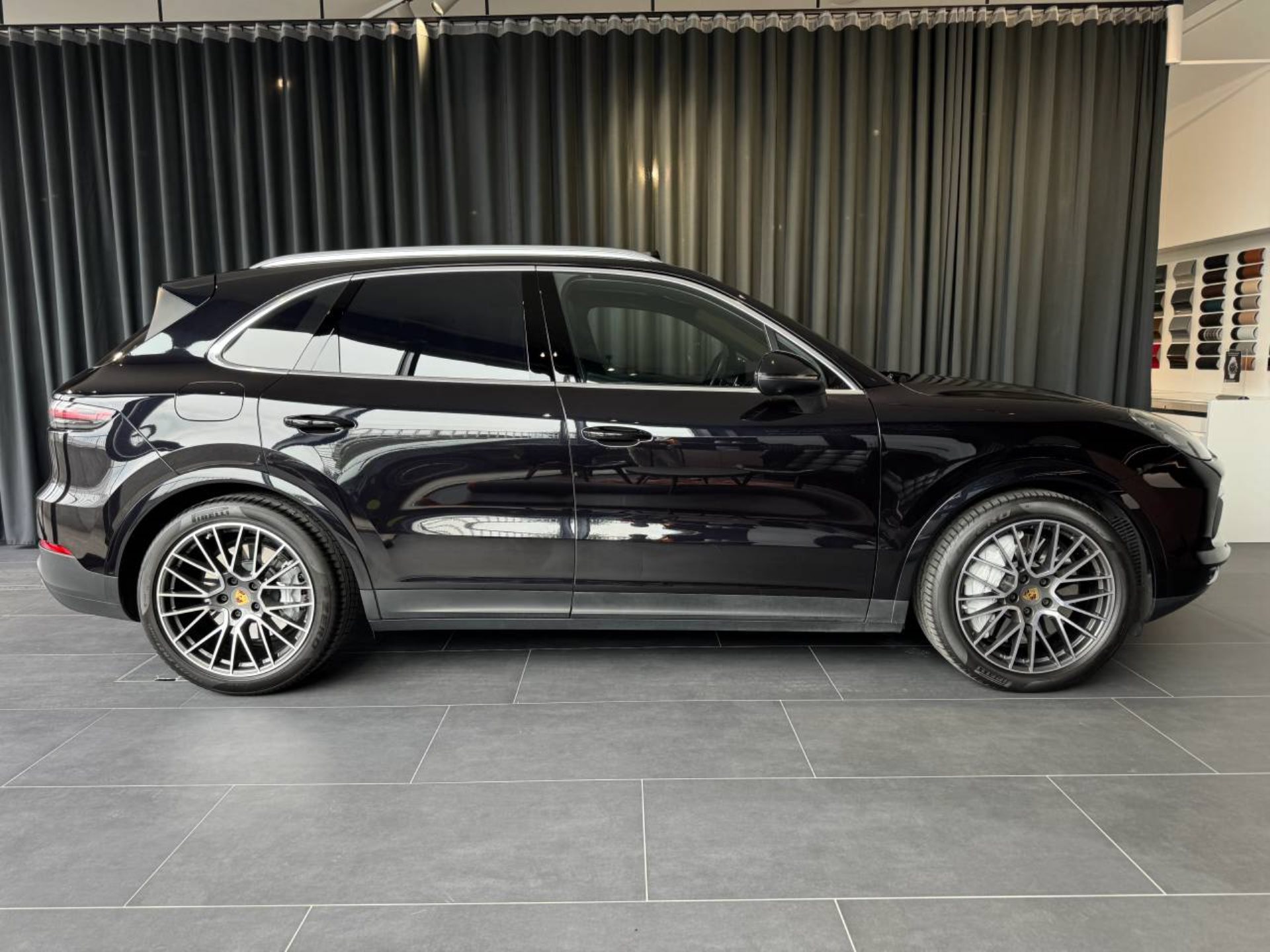 PORSCHE Cayenne S-image-7