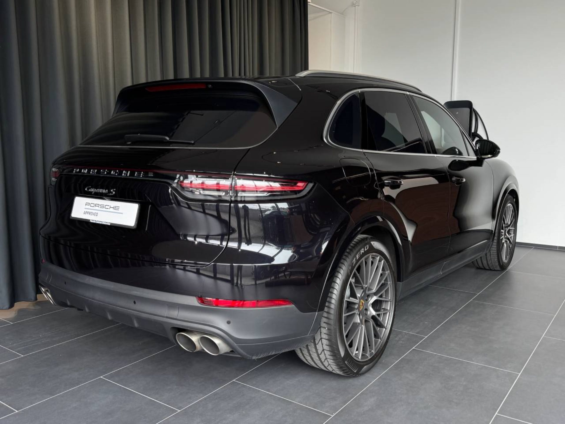 PORSCHE Cayenne S-image-6