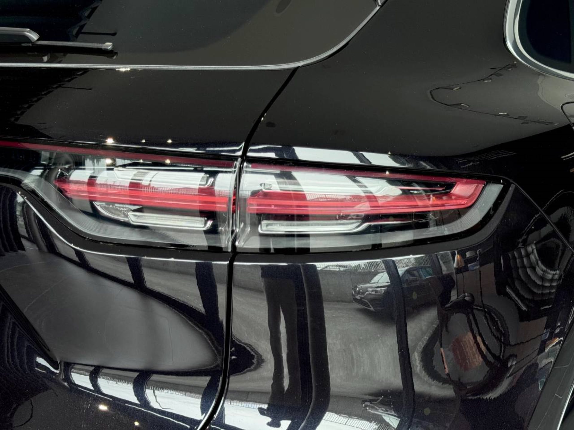 PORSCHE Cayenne S-image-11
