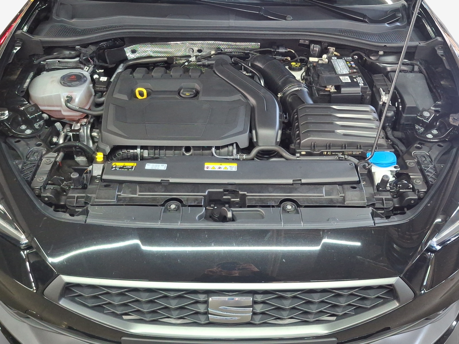SEAT Leon 1.5 eTSI mHEV DSG FR-image-15
