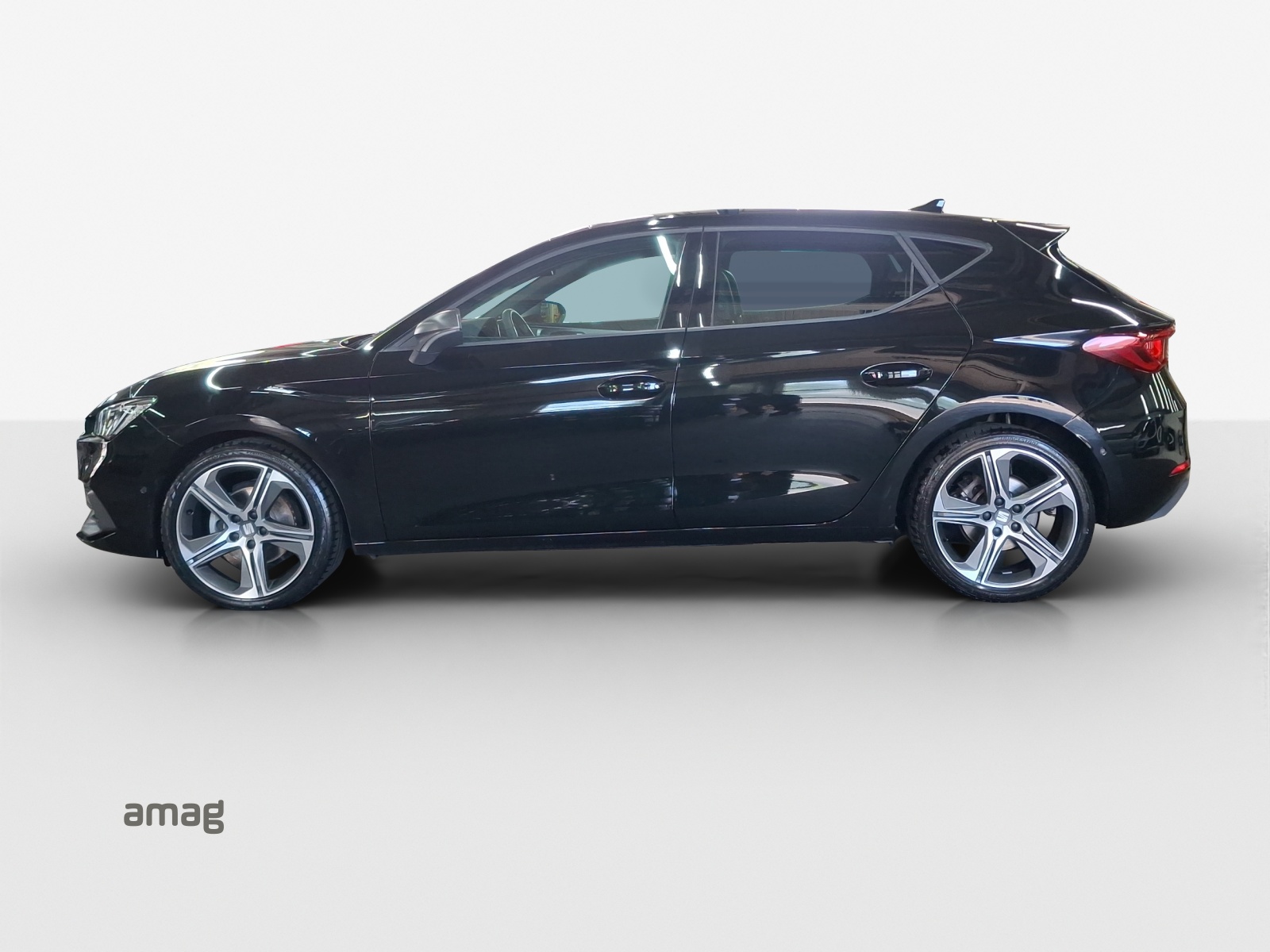 SEAT Leon 1.5 eTSI mHEV DSG FR-image-1