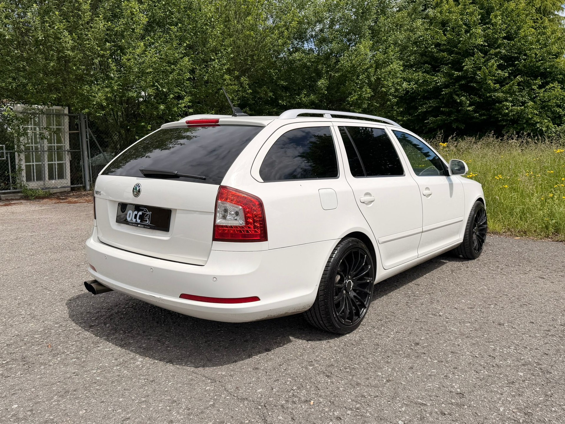 SKODA Octavia Combi 2.0 TSI RS-image-6