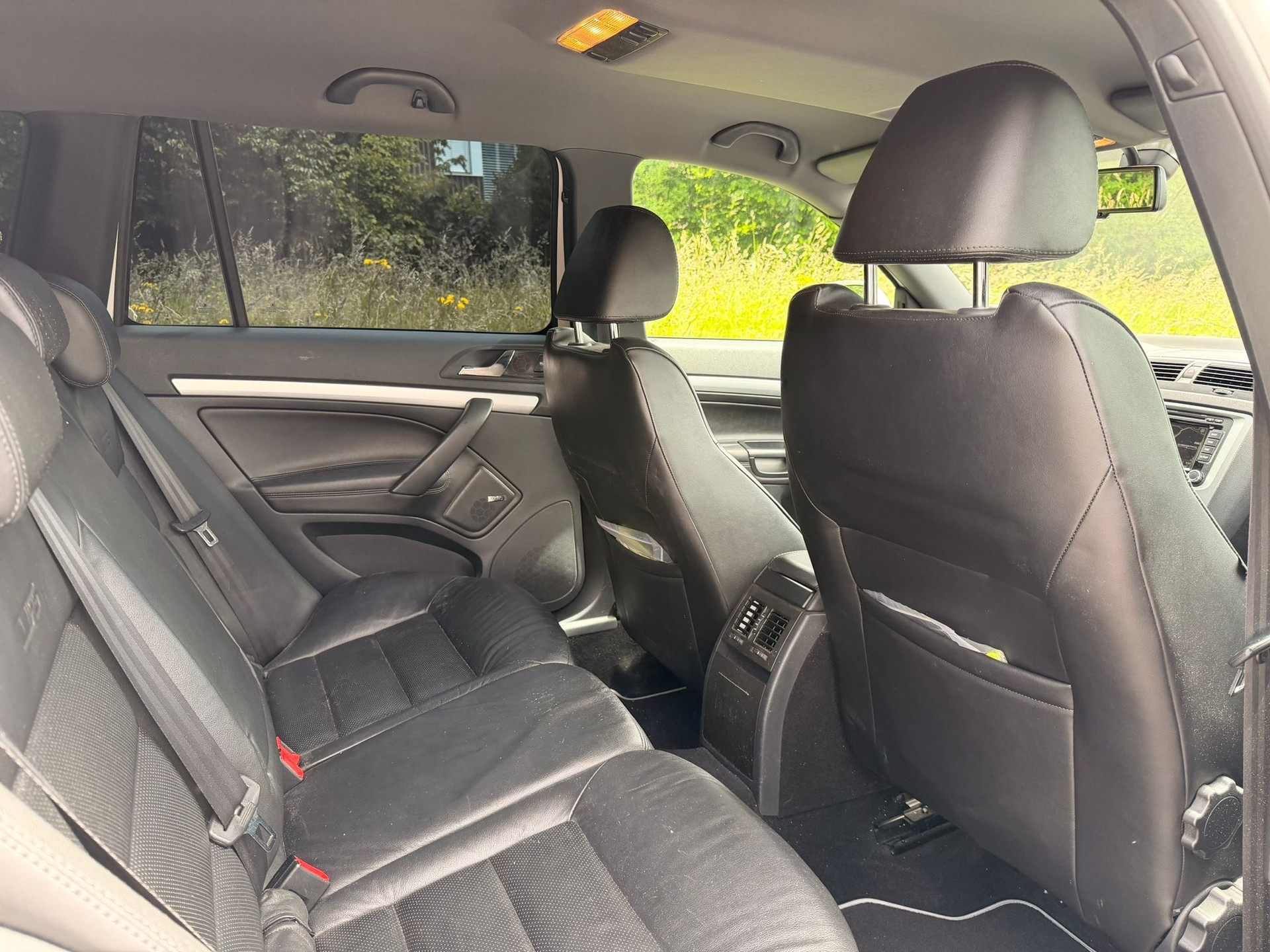 SKODA Octavia Combi 2.0 TSI RS-image-11