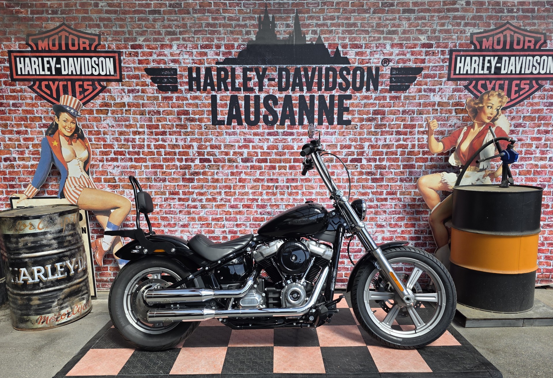 HARLEY-DAVIDSON FXST Softail Standard 107