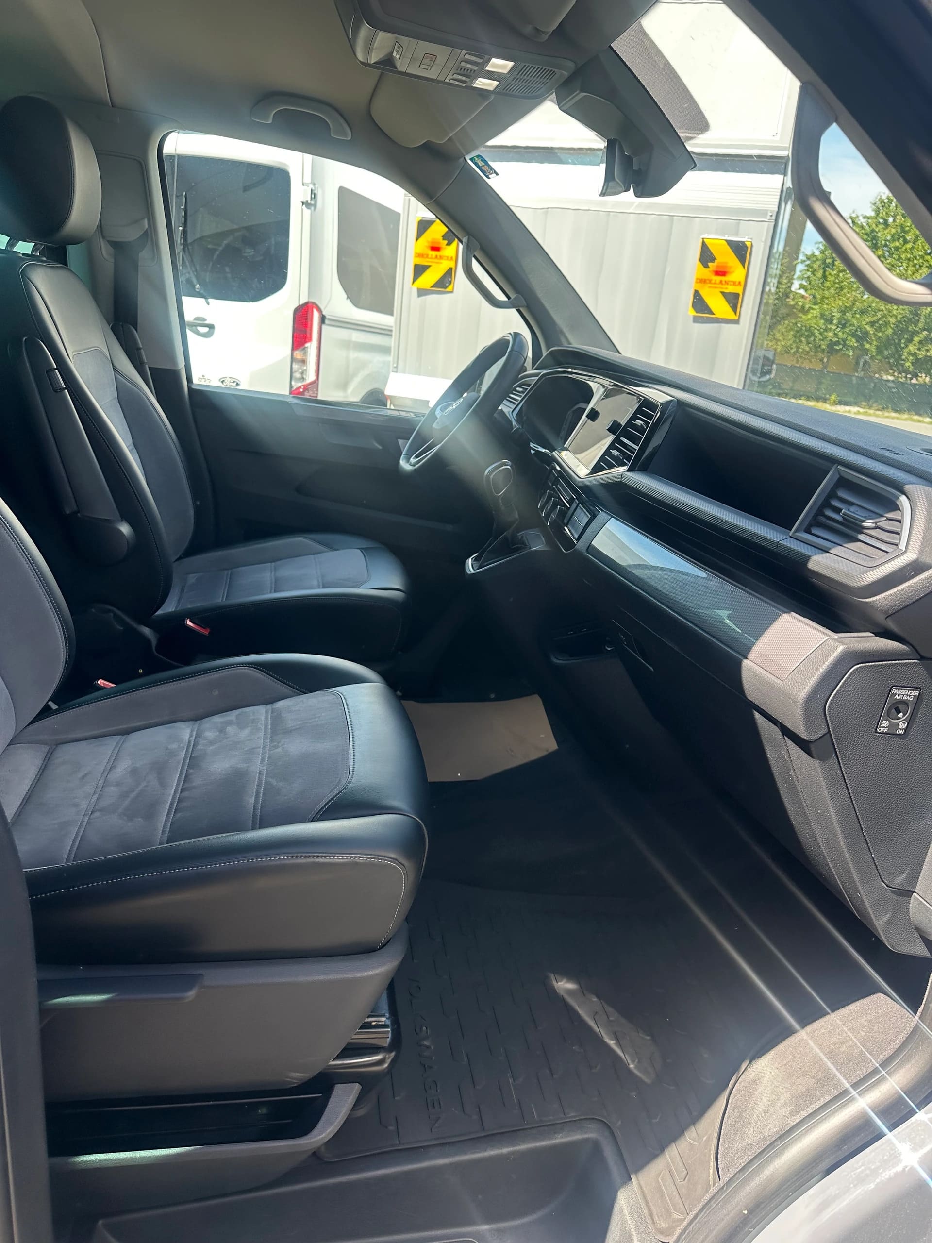 VW T6.1 Multivan 2.0 TDI 204 Generation SIX DSG-image-10