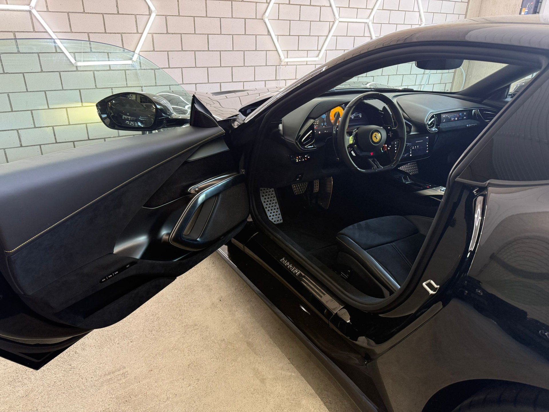 FERRARI 12 Cilindri-image-5