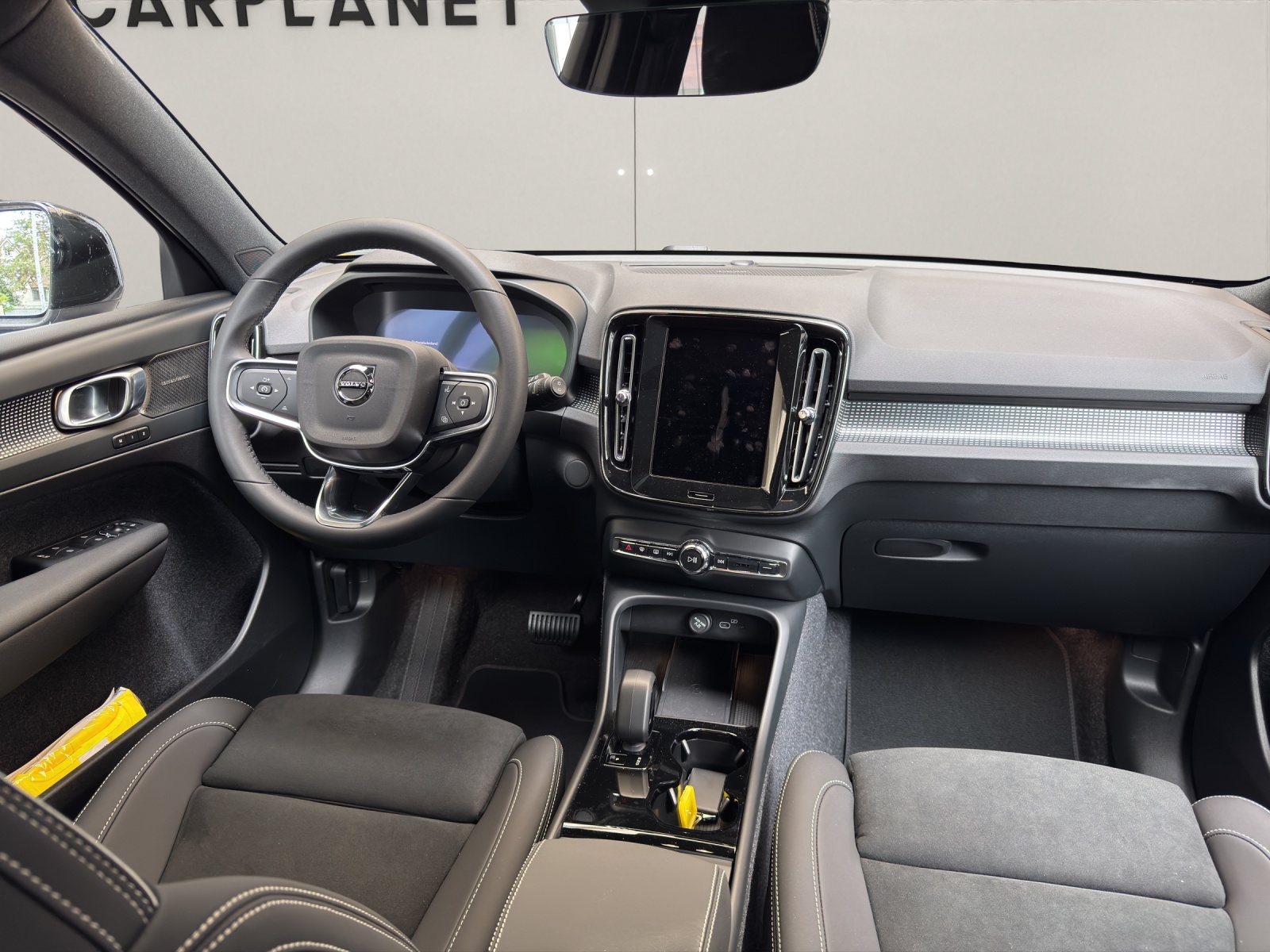 VOLVO EX40 Twin Performance Ultra AWD-image-5