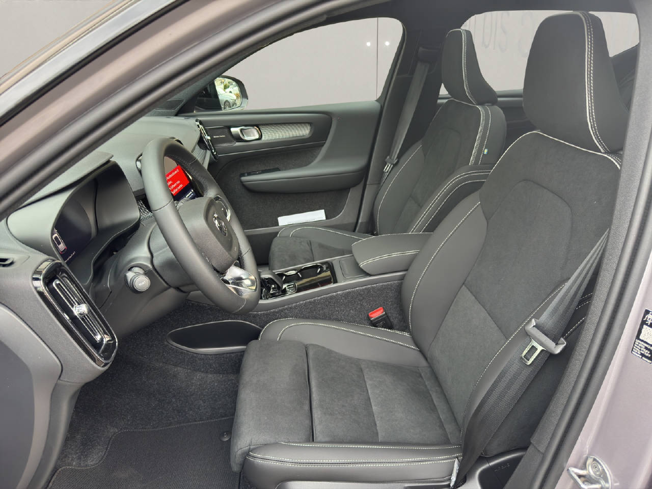 VOLVO EX40 Twin Performance Ultra AWD-image-7