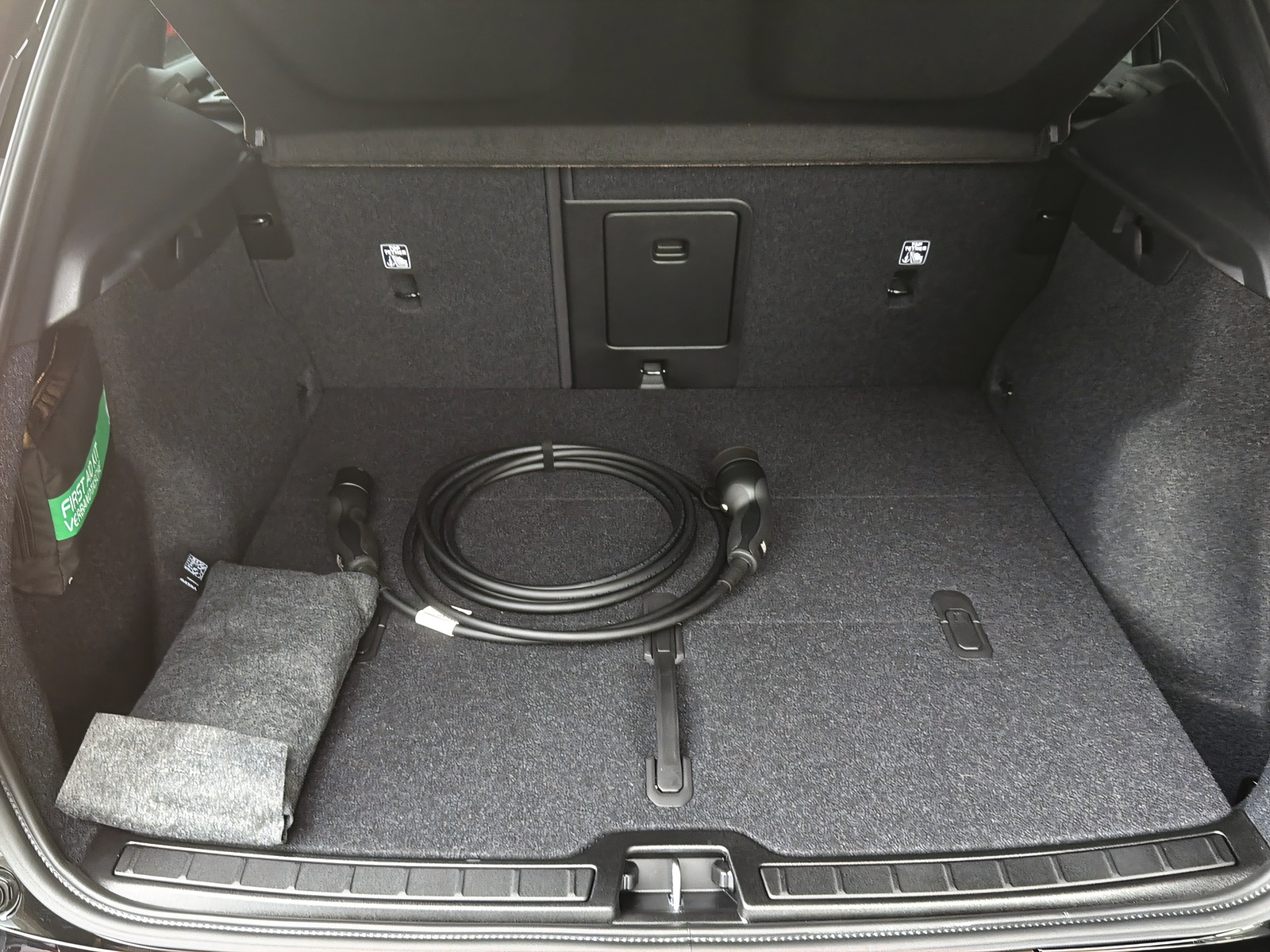 VOLVO EX40 Twin XCENTRIC Edition AWD-image-6